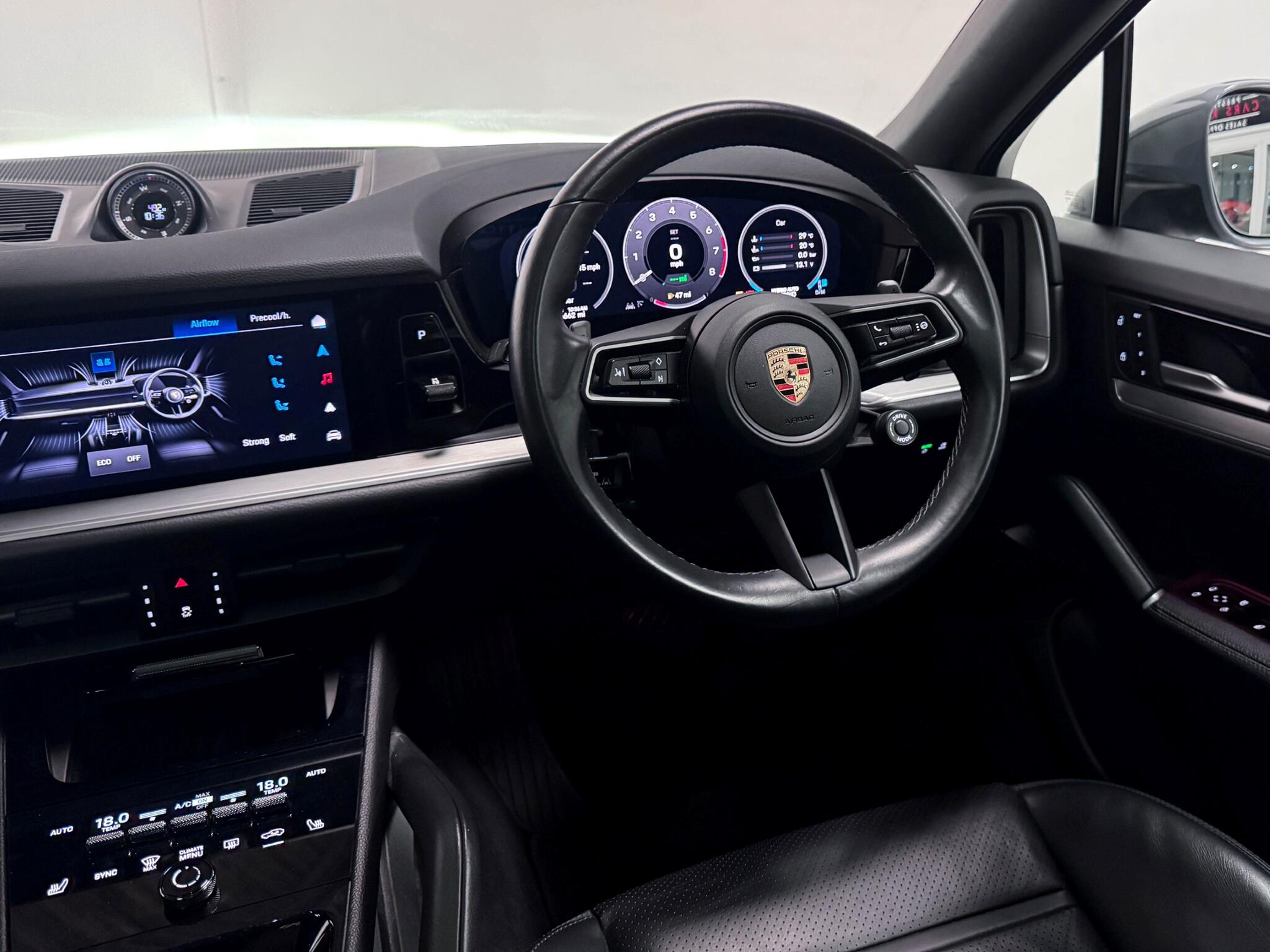 Porsche Cayenne view 23