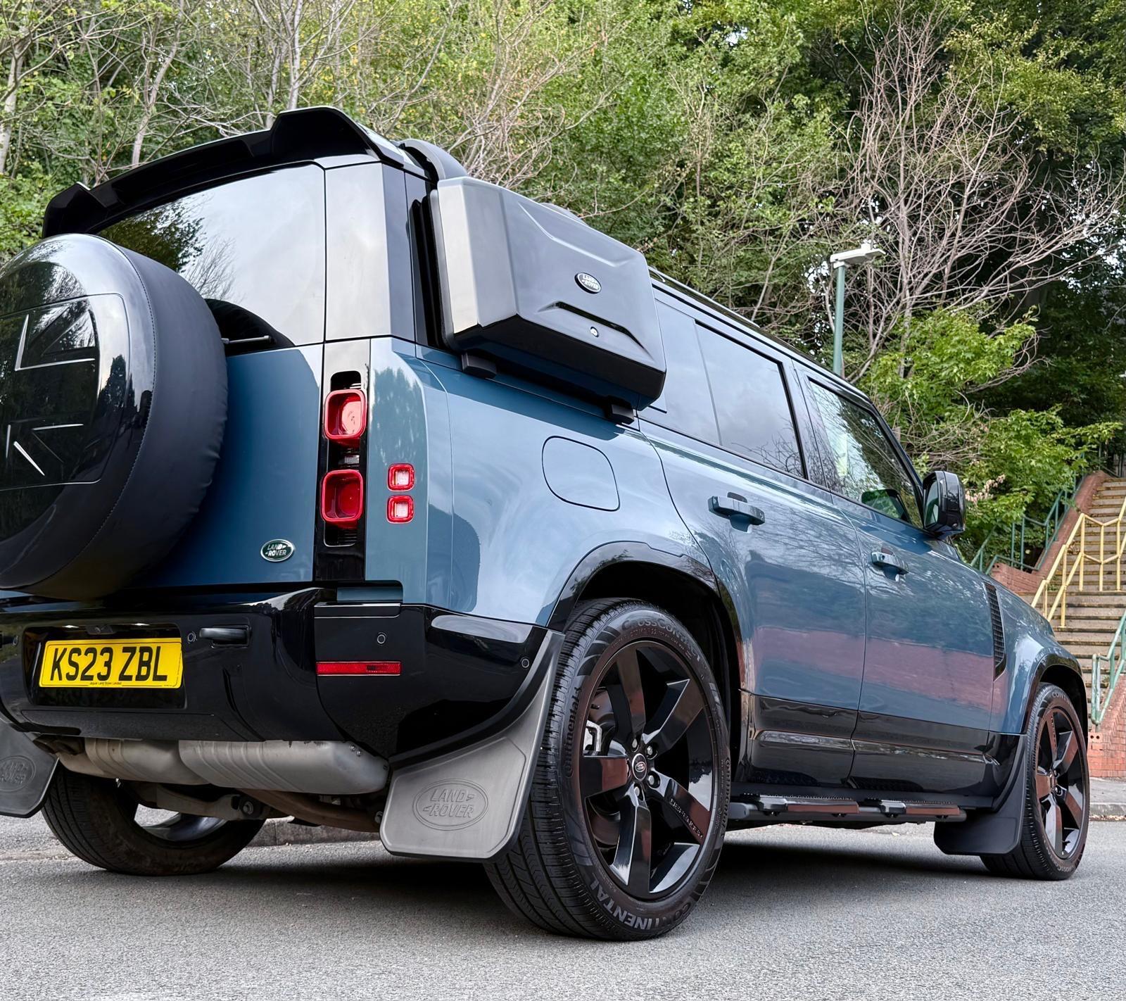 Land Rover Defender view 78