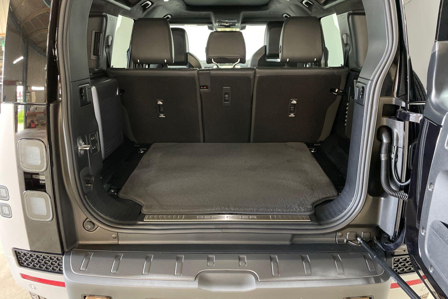 Land Rover Defender view 15