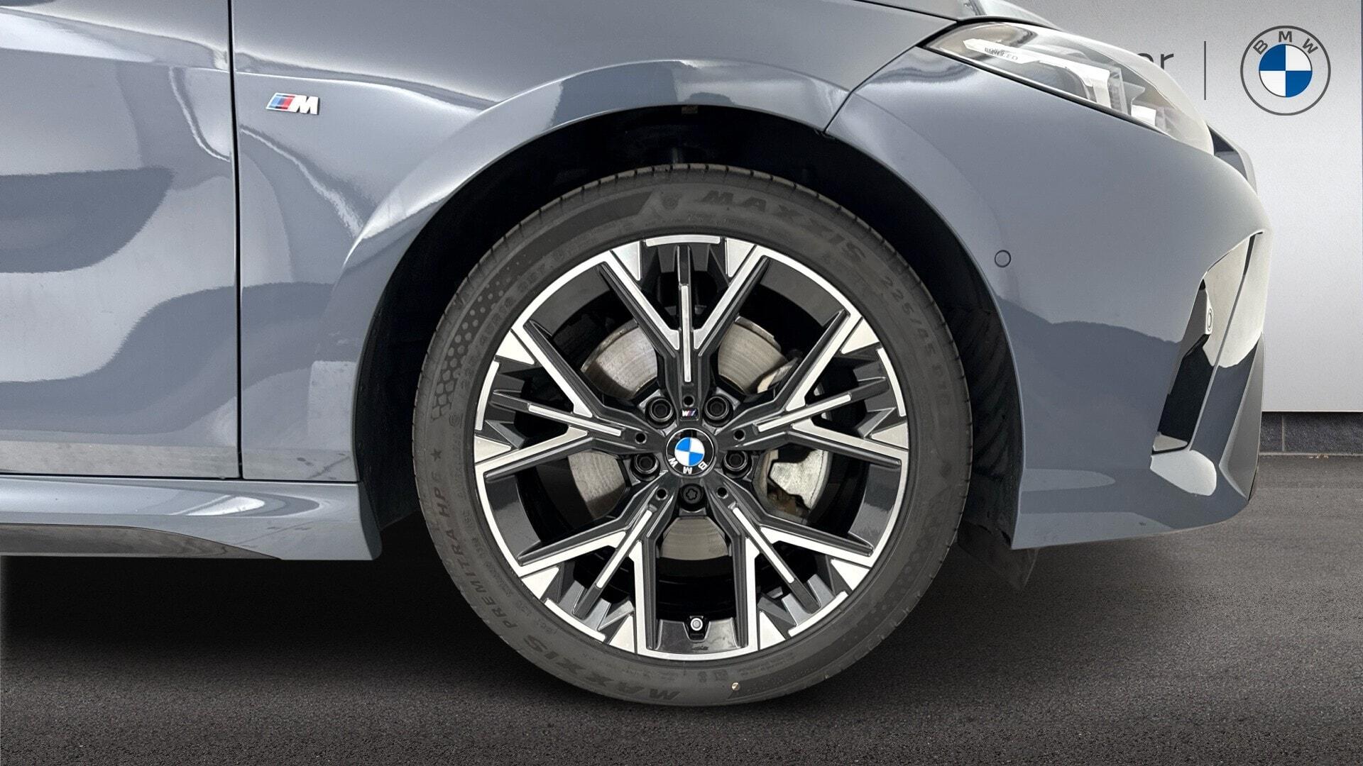 BMW 1 Series view 14