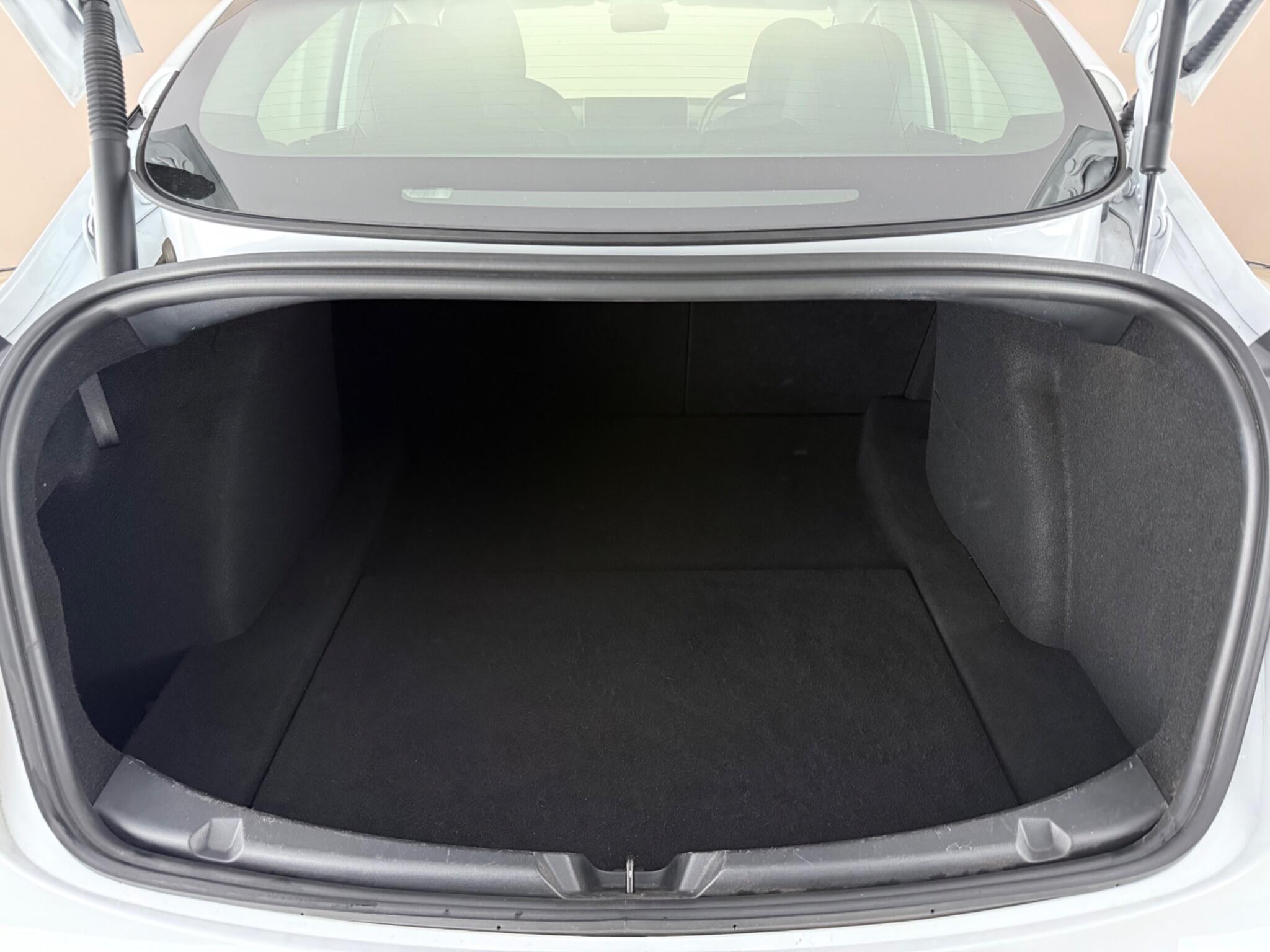 Tesla Model 3 view 13