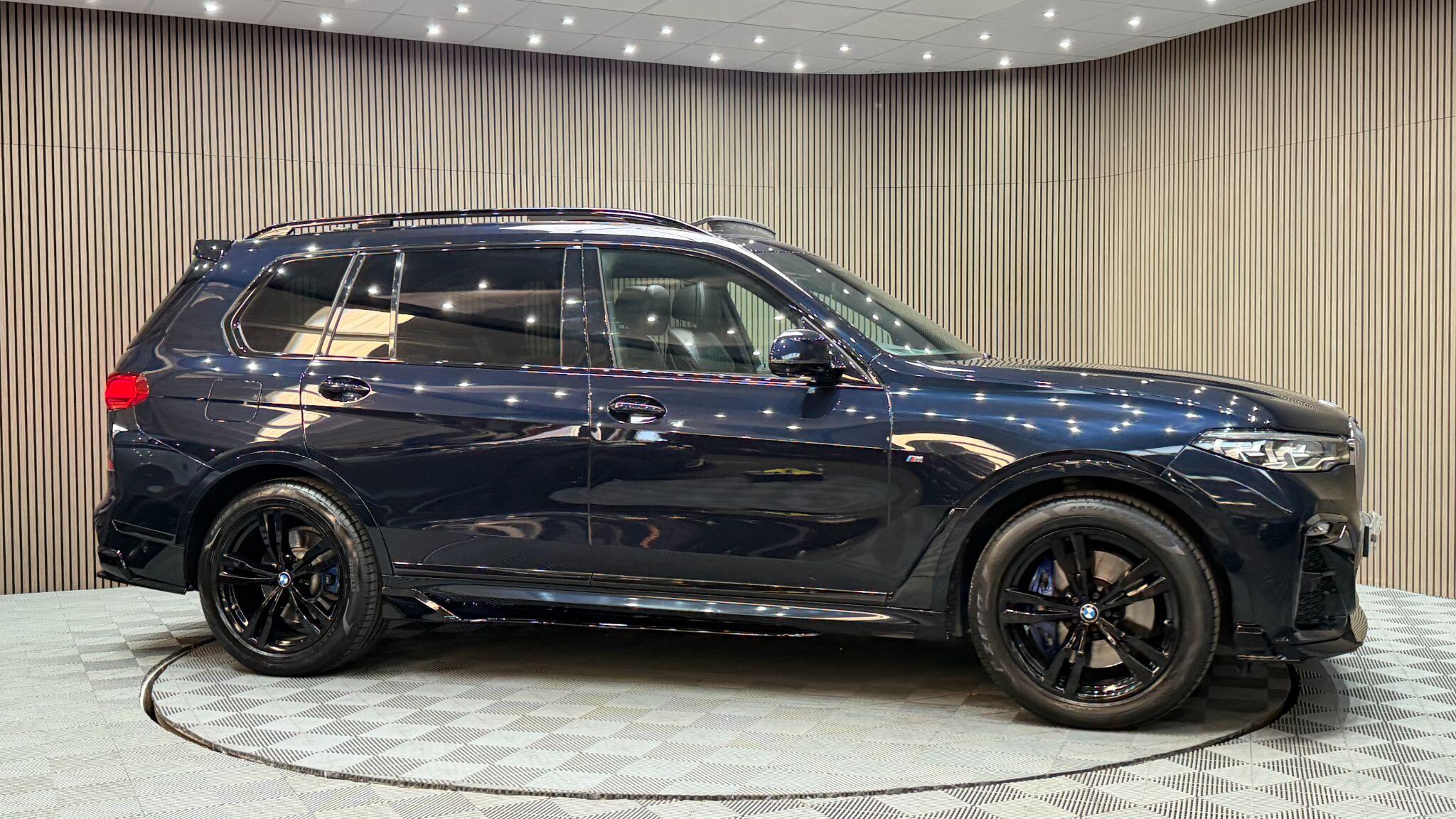 BMW X7 view 43