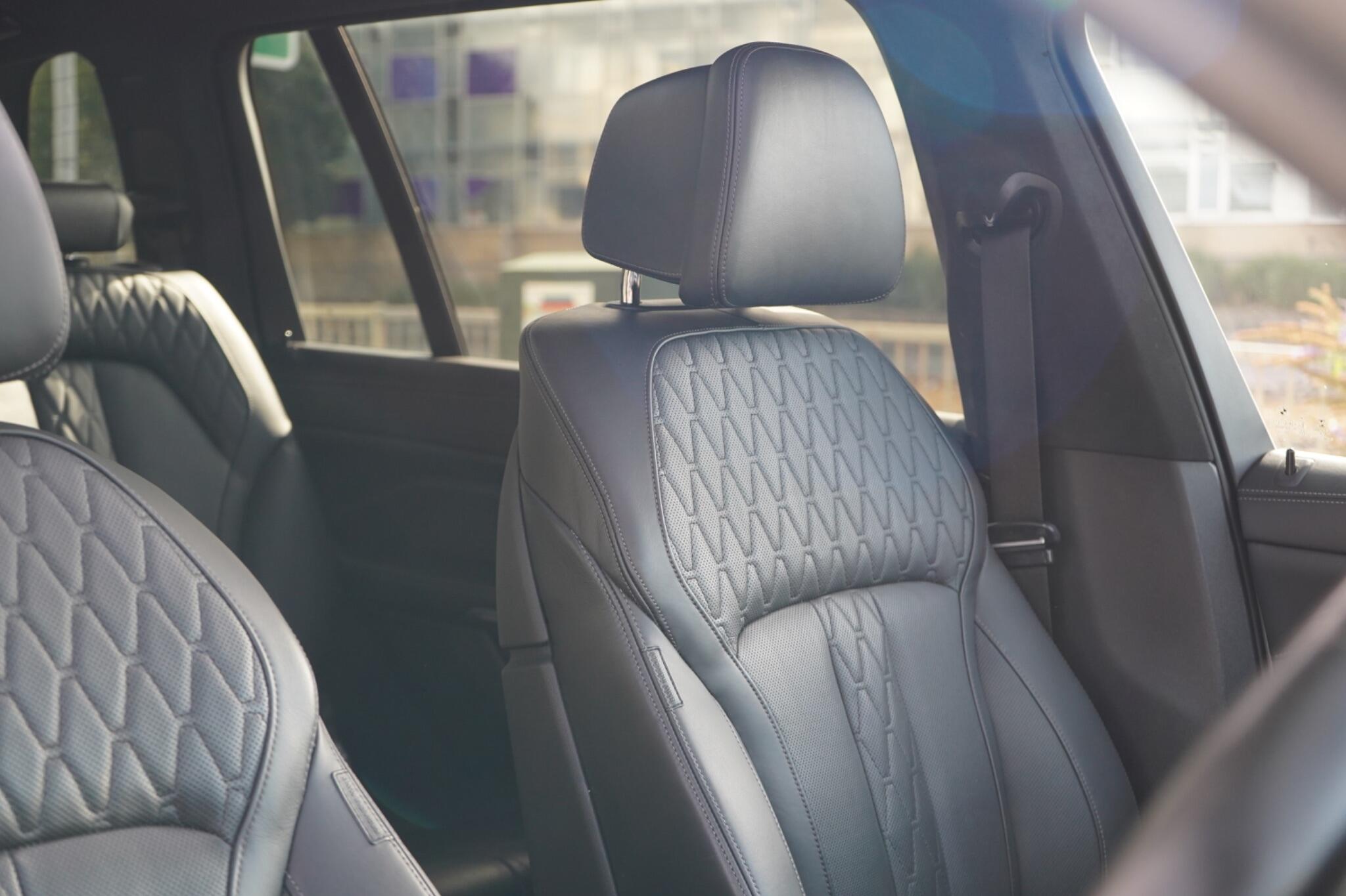 BMW X7 view 23