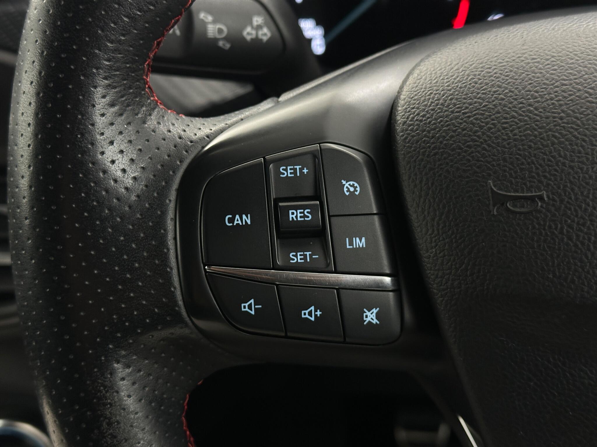 Ford Focus view 15