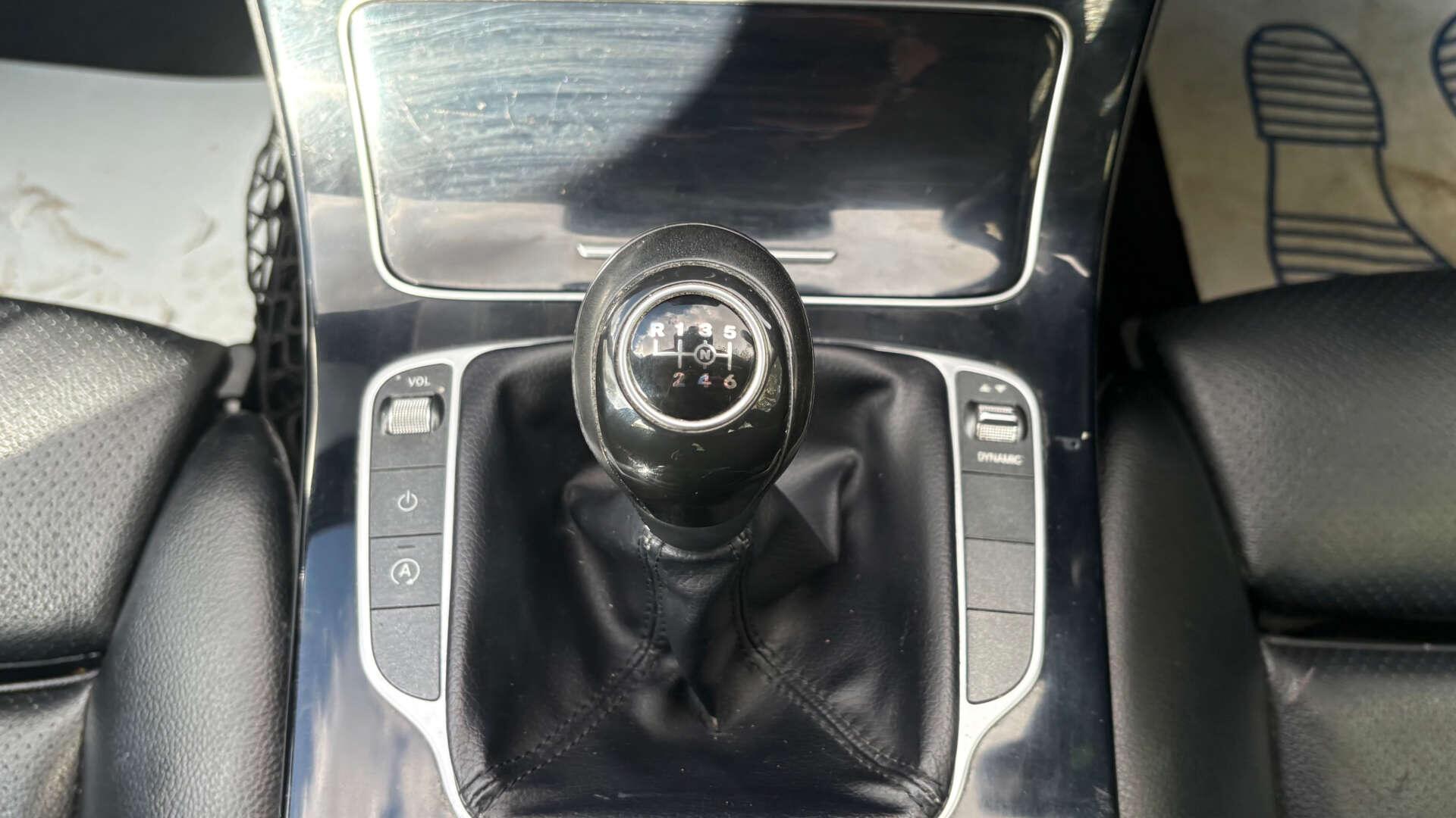 Mercedes-Benz C-Class view 31