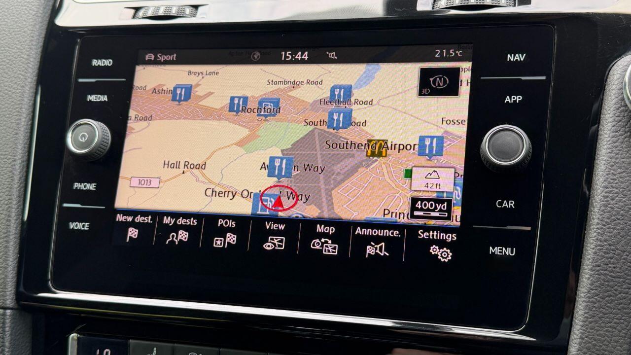 Volkswagen Golf view 17