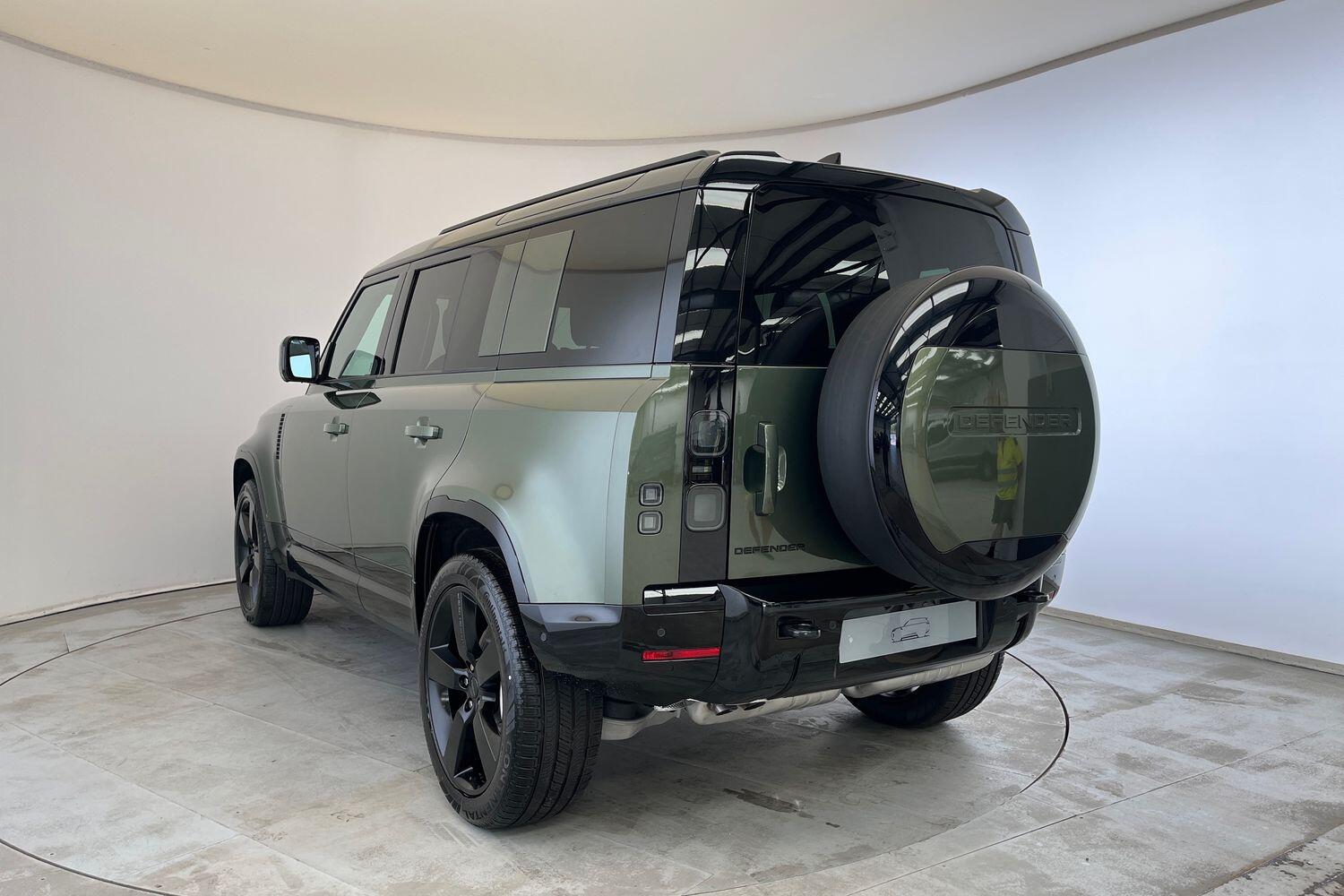 Land Rover Defender view 14