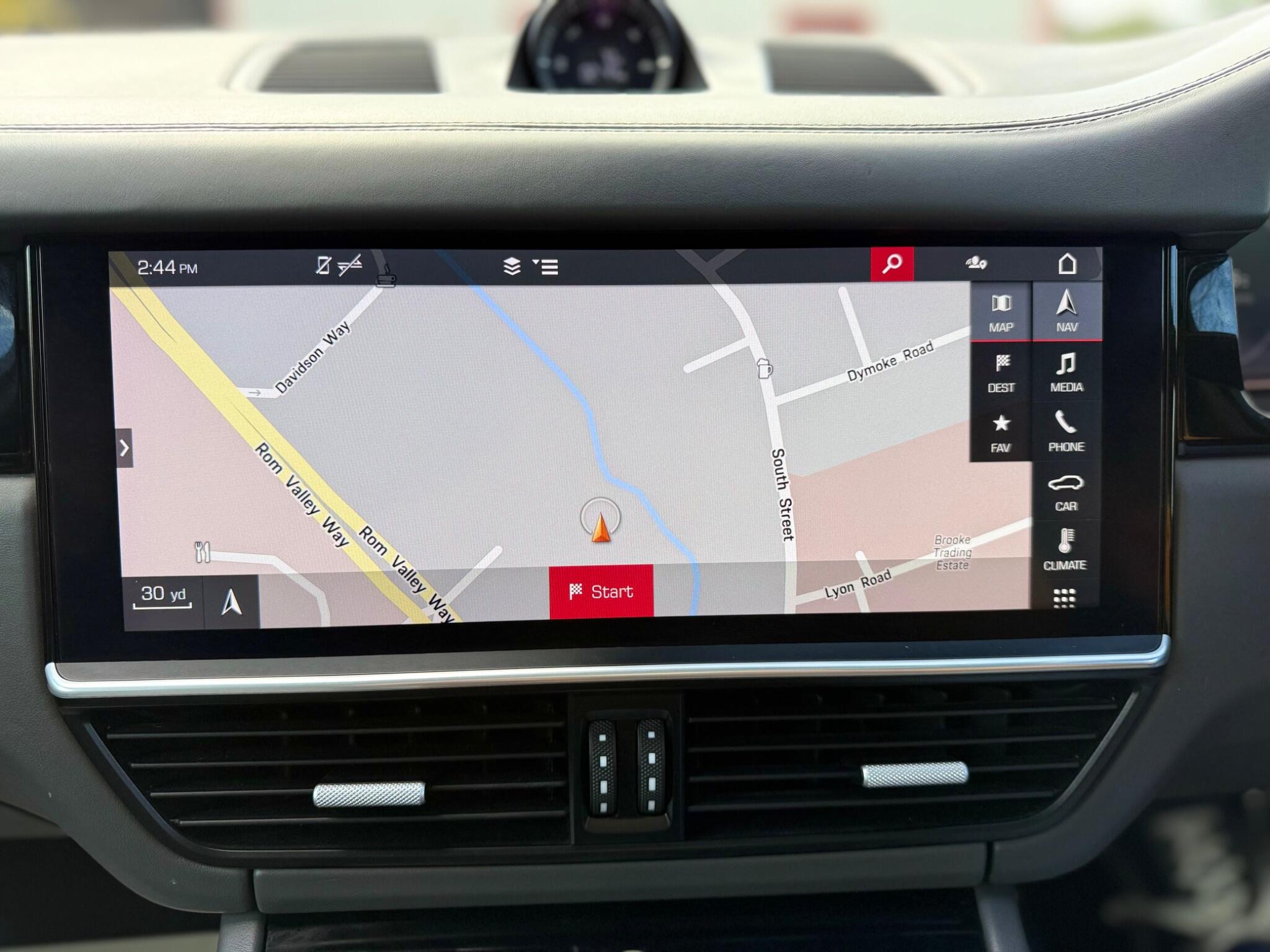 Porsche Cayenne view 34