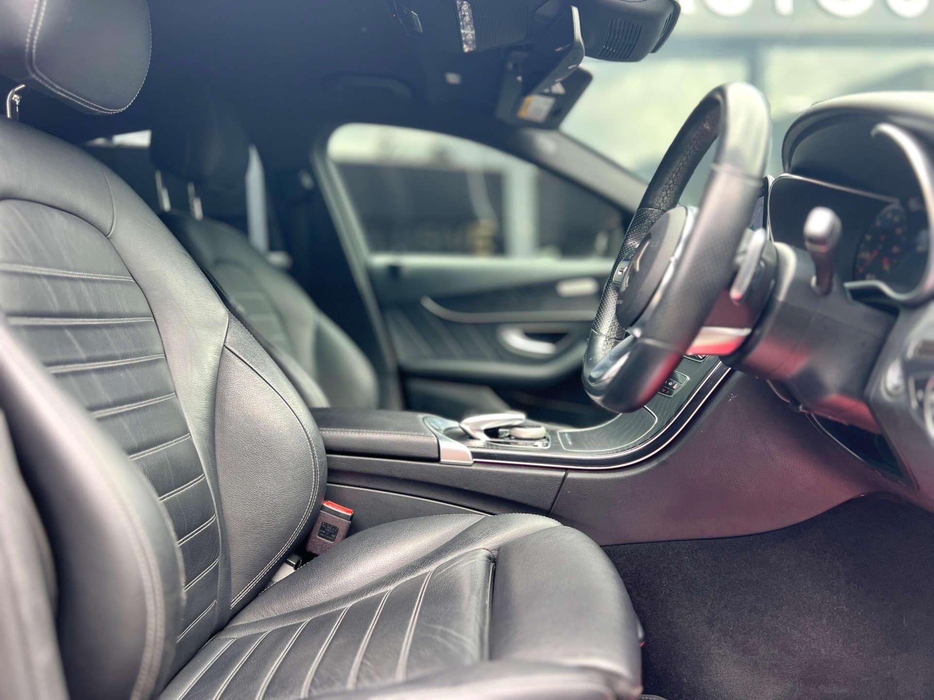 Mercedes-Benz C Class view 2