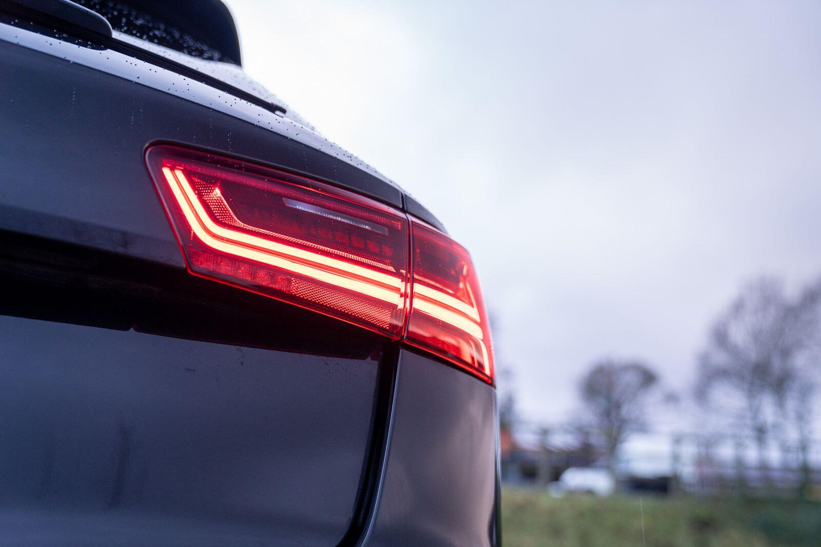 Audi RS6 Avant view 16