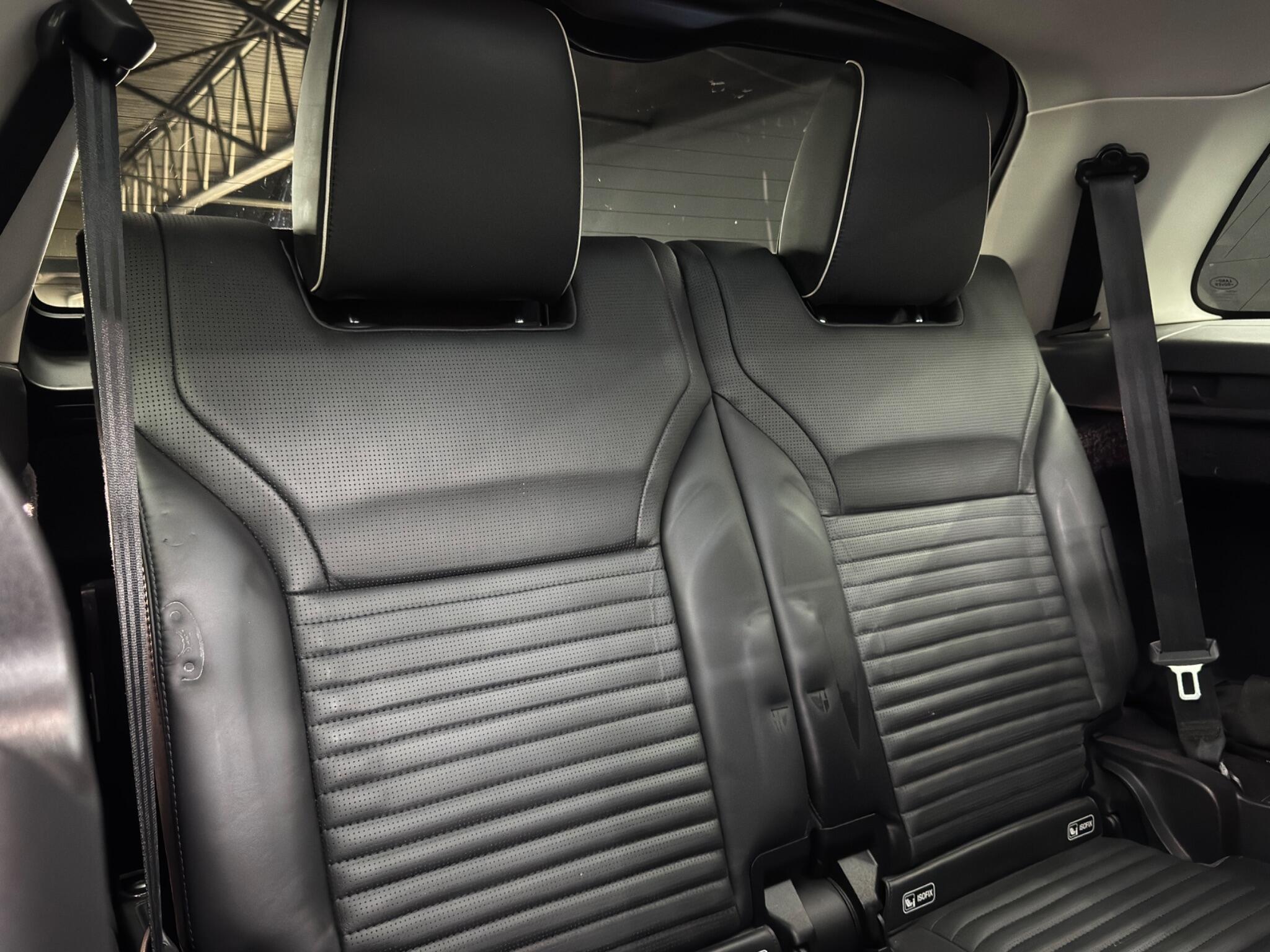 Land Rover Discovery view 17