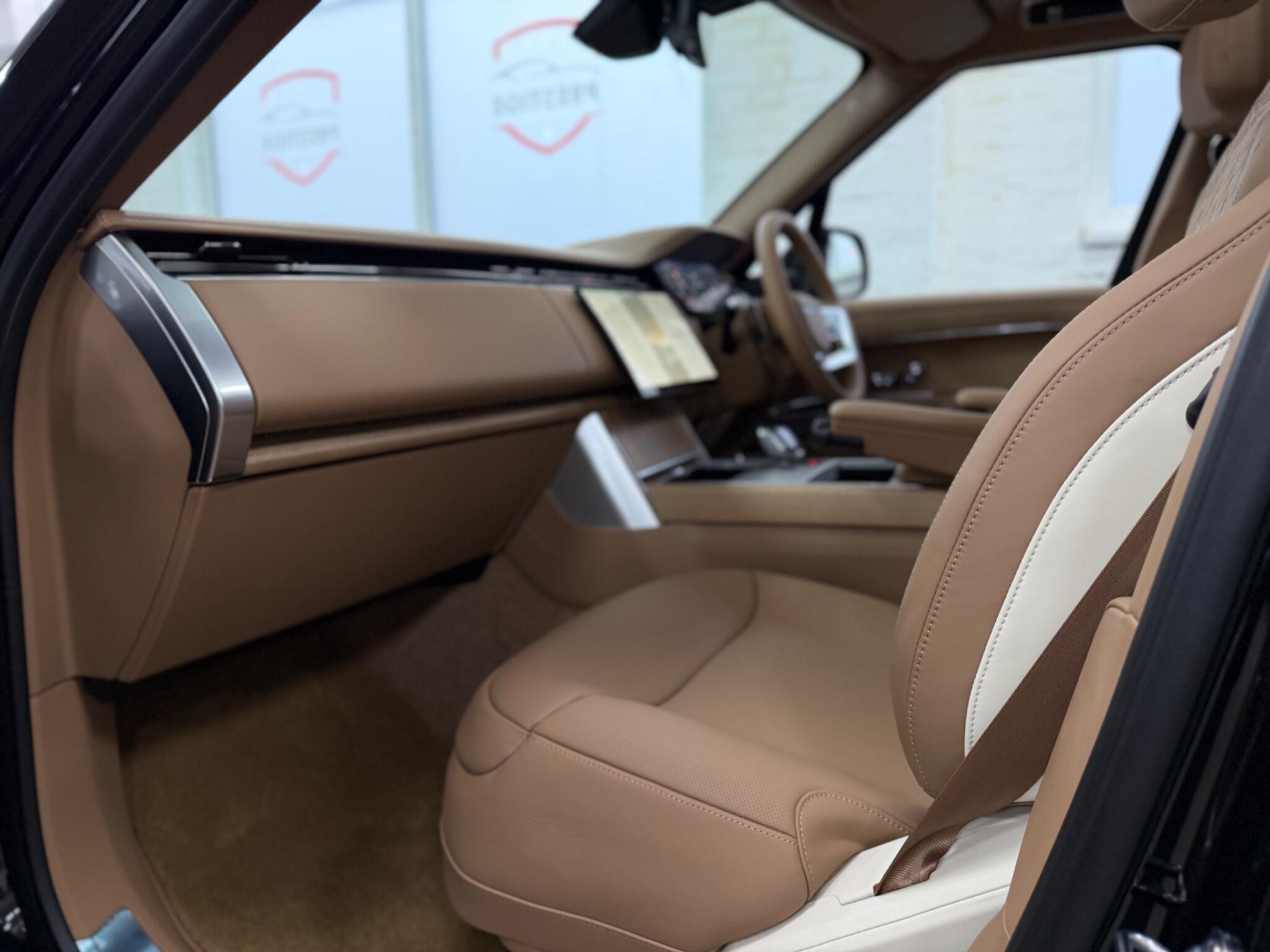 Land Rover Range Rover view 48