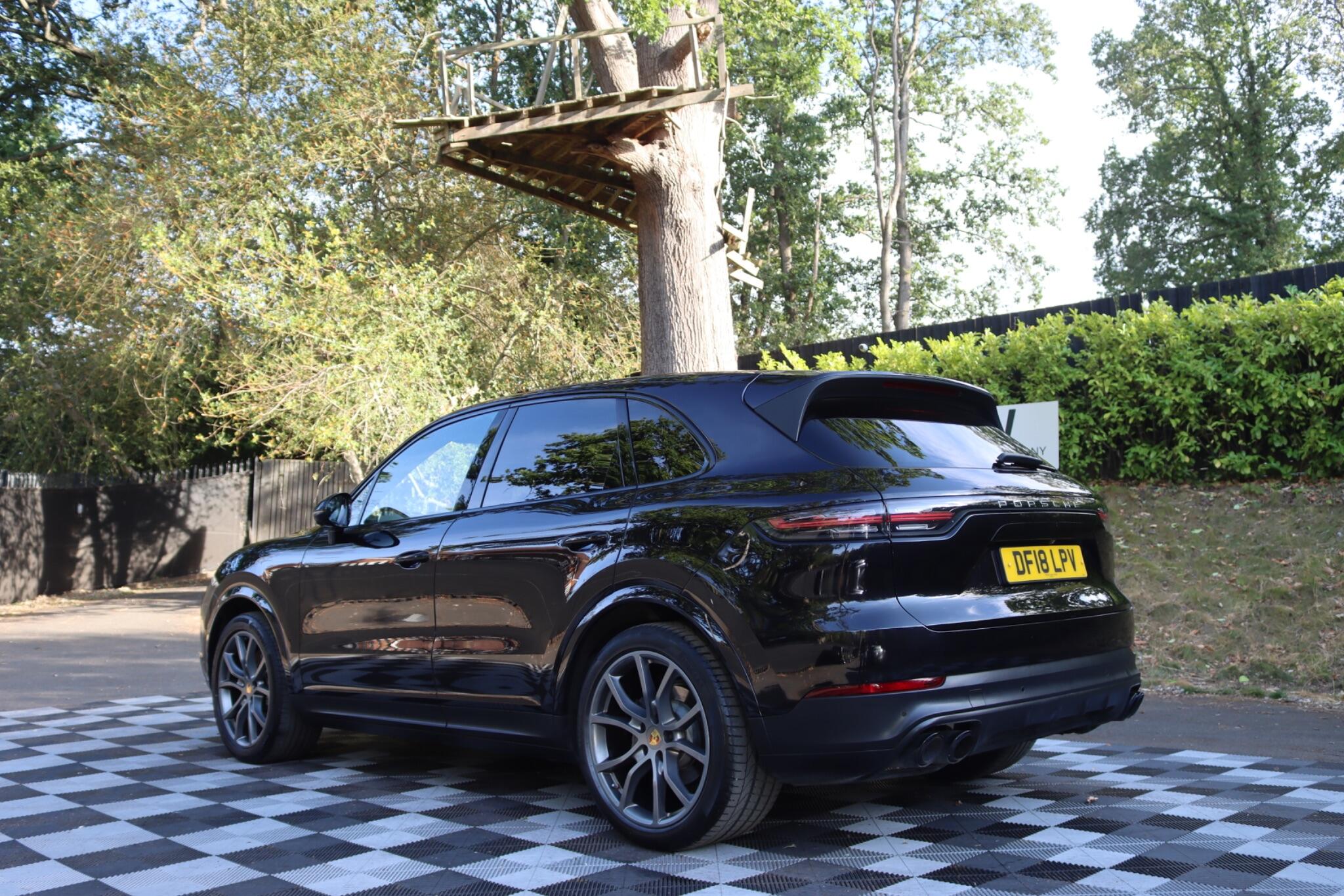 Porsche Cayenne view 14