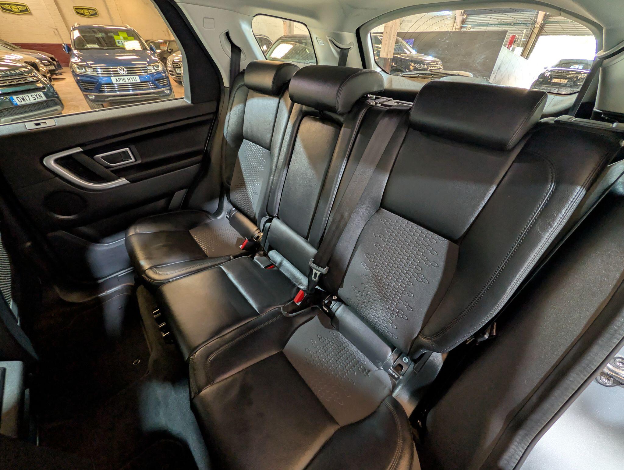 Land Rover Discovery Sport view 9