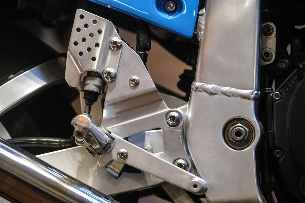 Suzuki GSX-R750 view 7