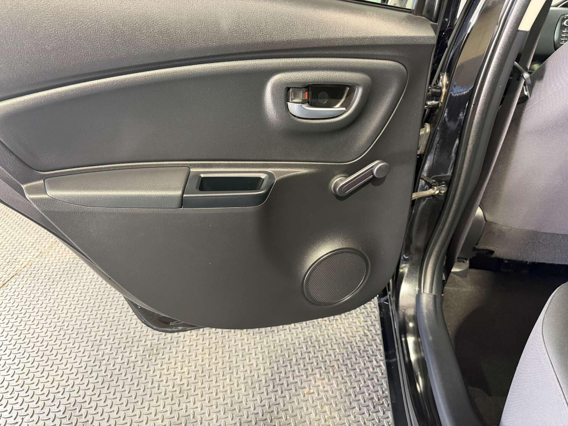 Toyota Yaris view 43