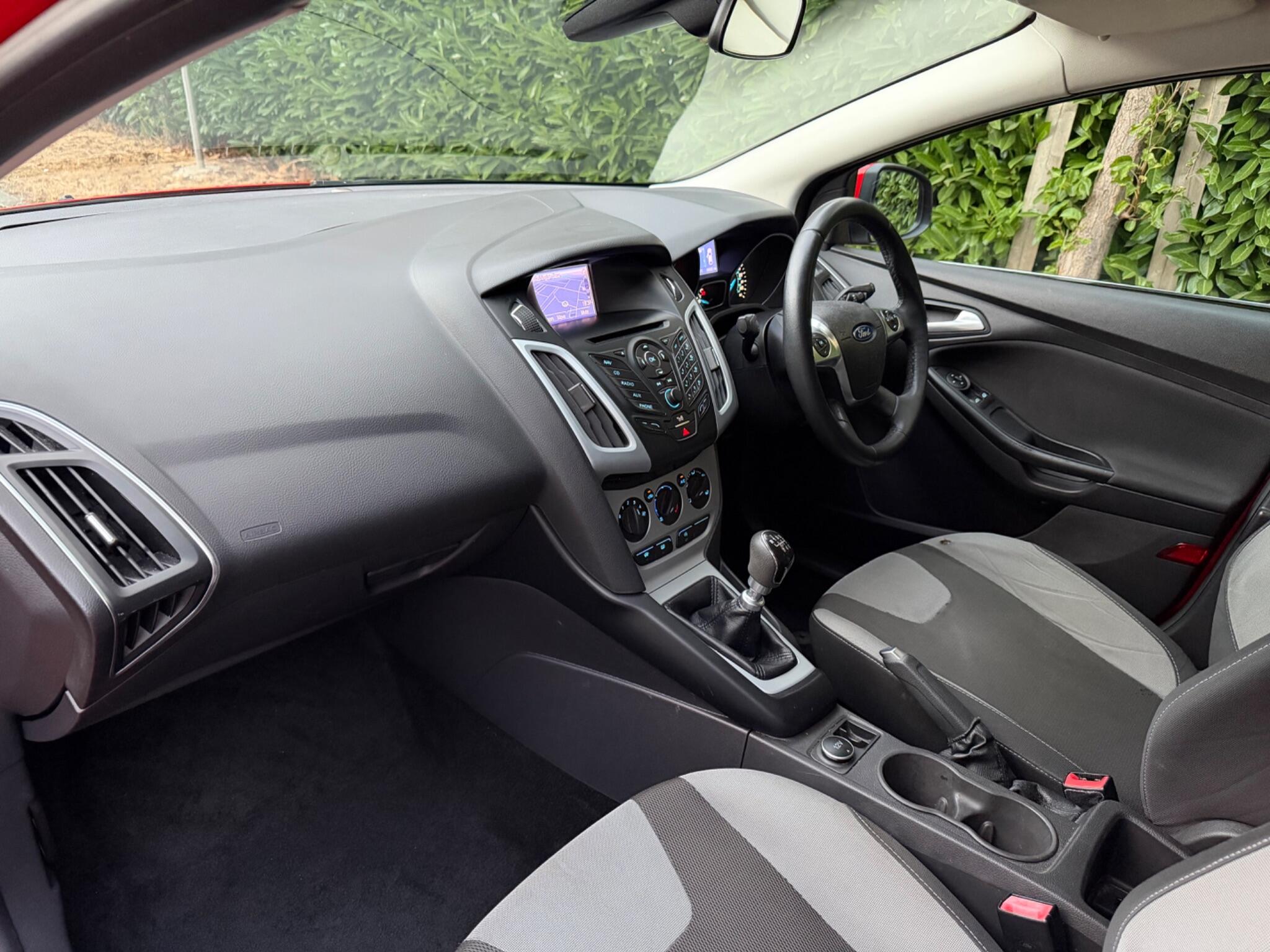 Ford Focus view 19