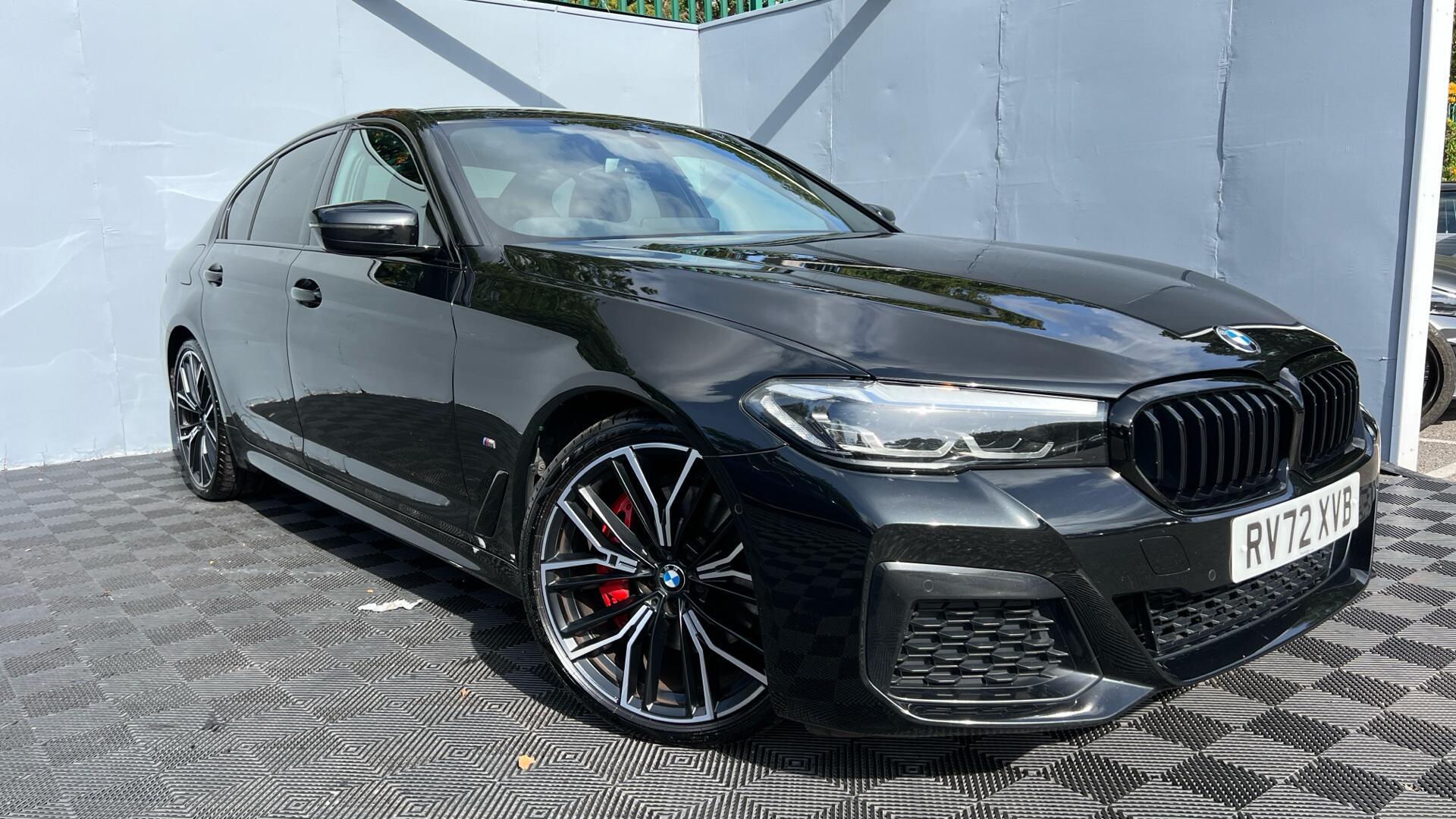 BMW 5 Series view 25