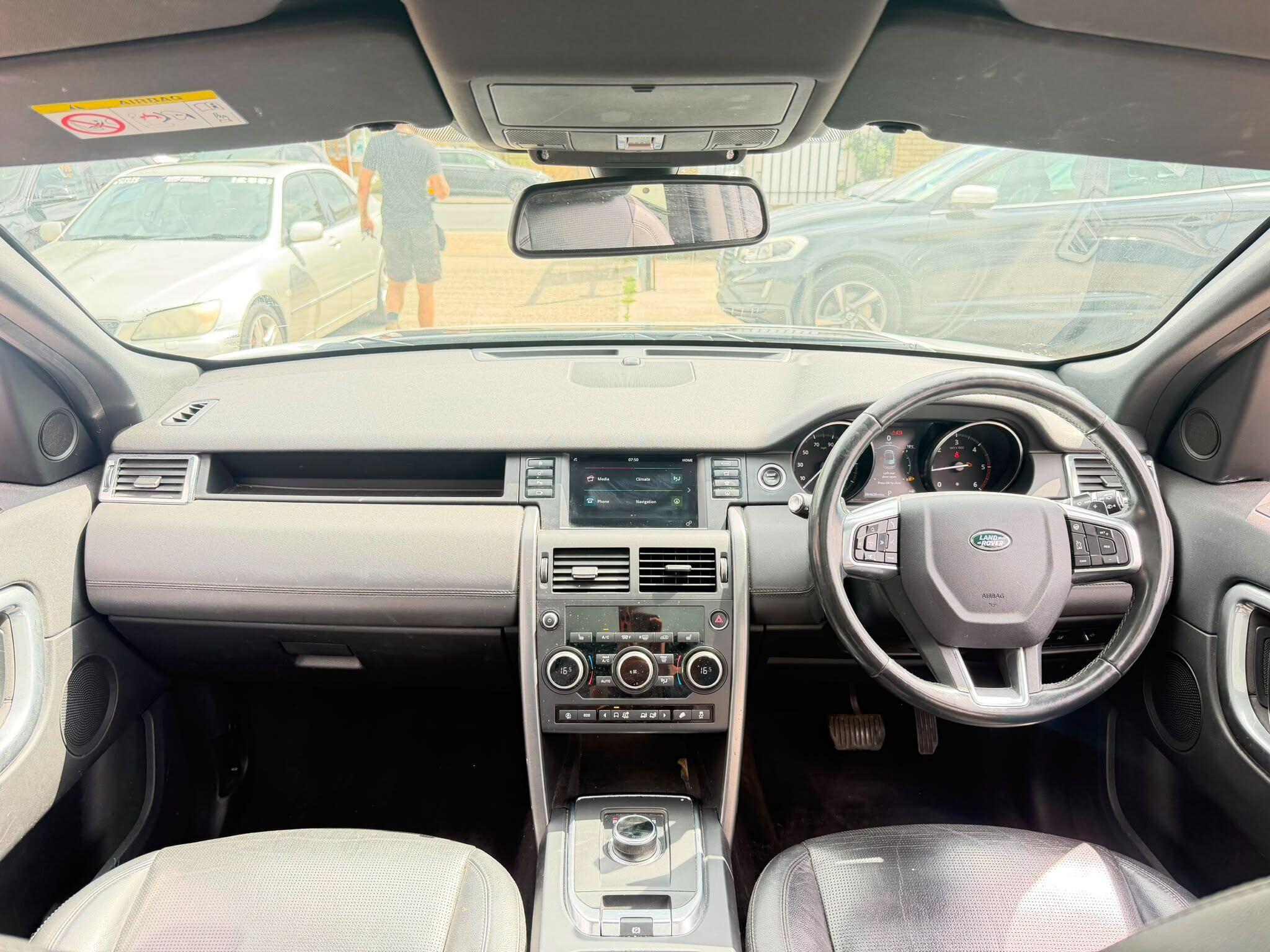 Land Rover Discovery Sport view 10