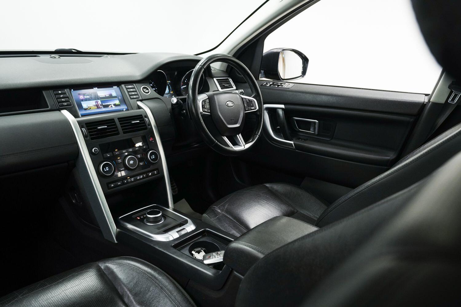 Land Rover Discovery Sport view 29