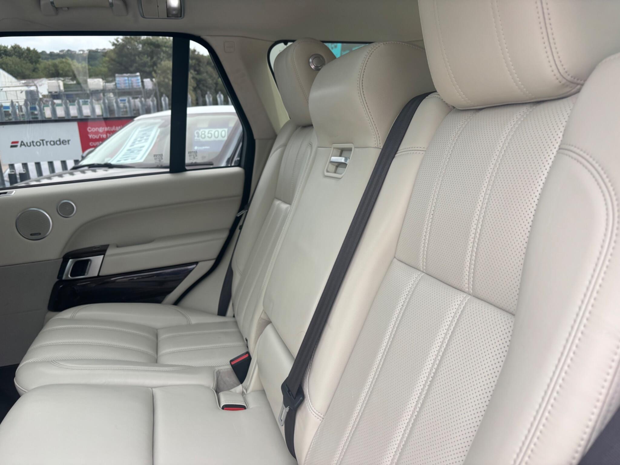 Land Rover Range Rover view 20