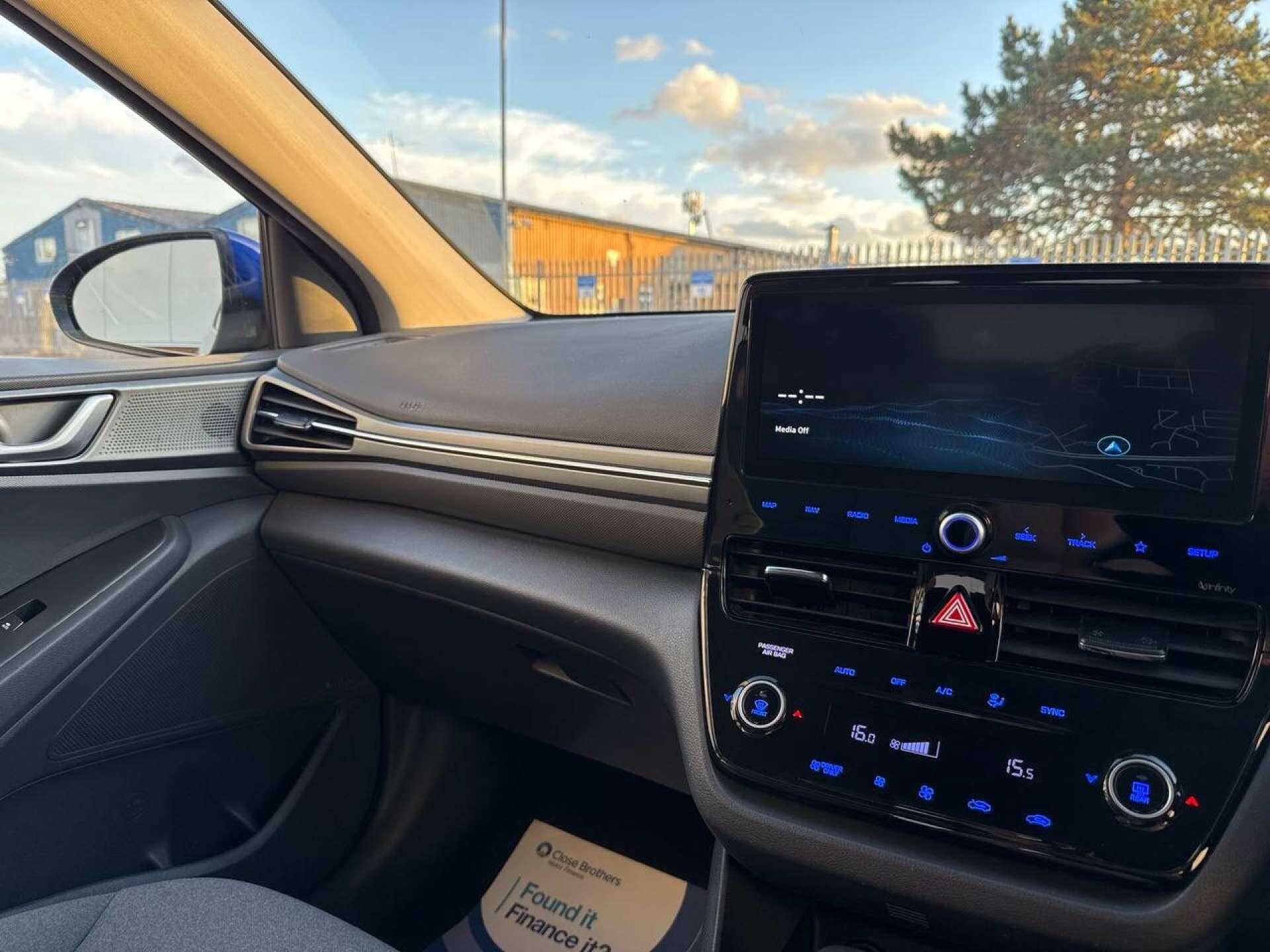 Hyundai Ioniq view 56