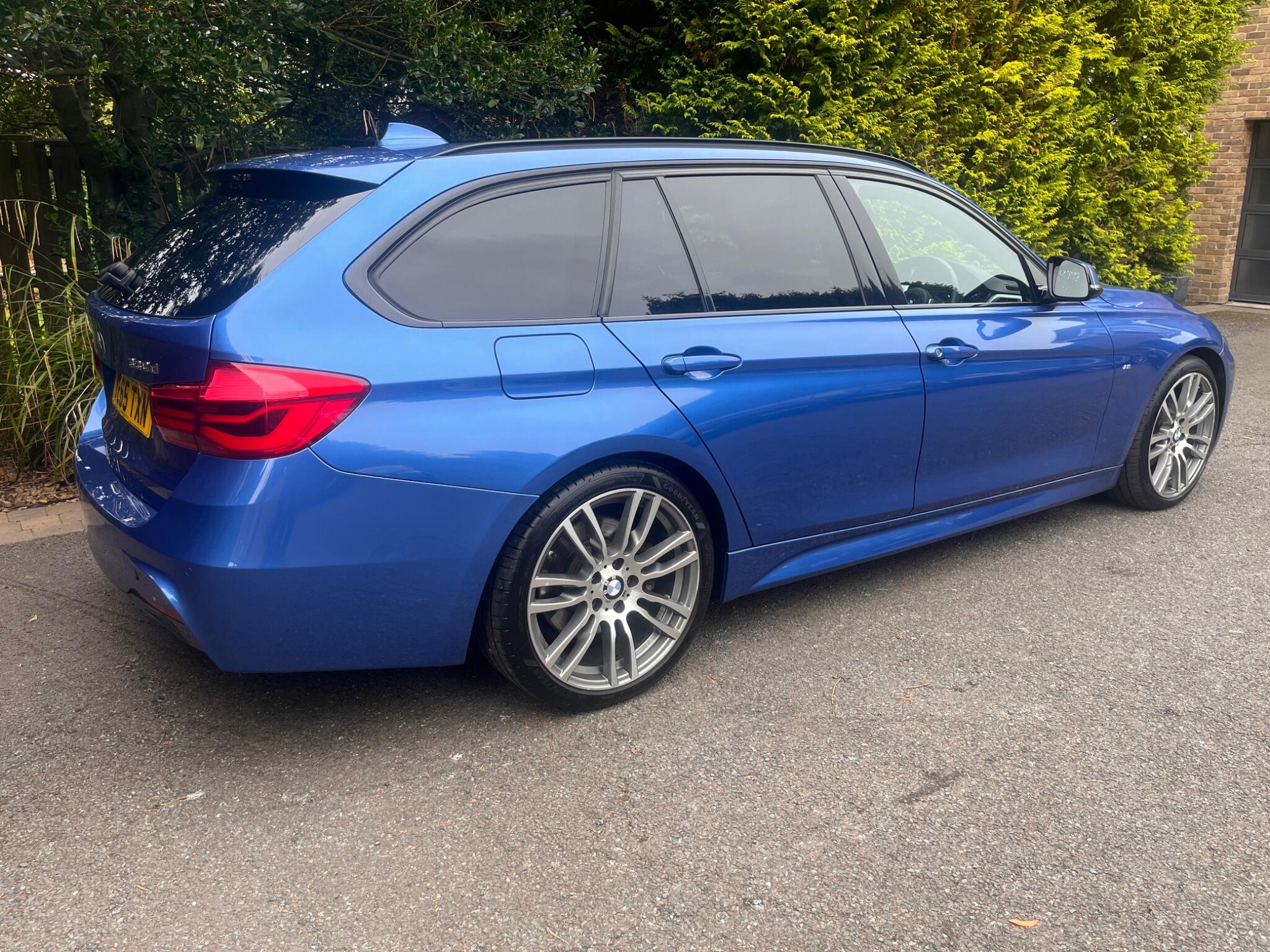 BMW 3 Series view 16