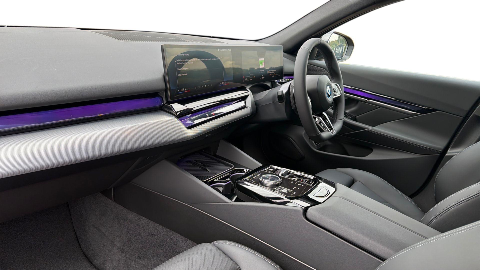 BMW 5 Series view 7