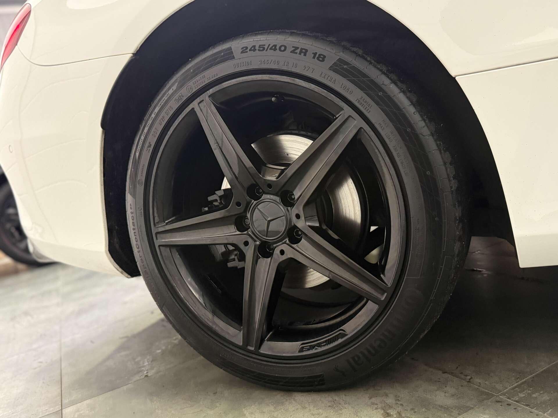 Mercedes-Benz C-Class view 24