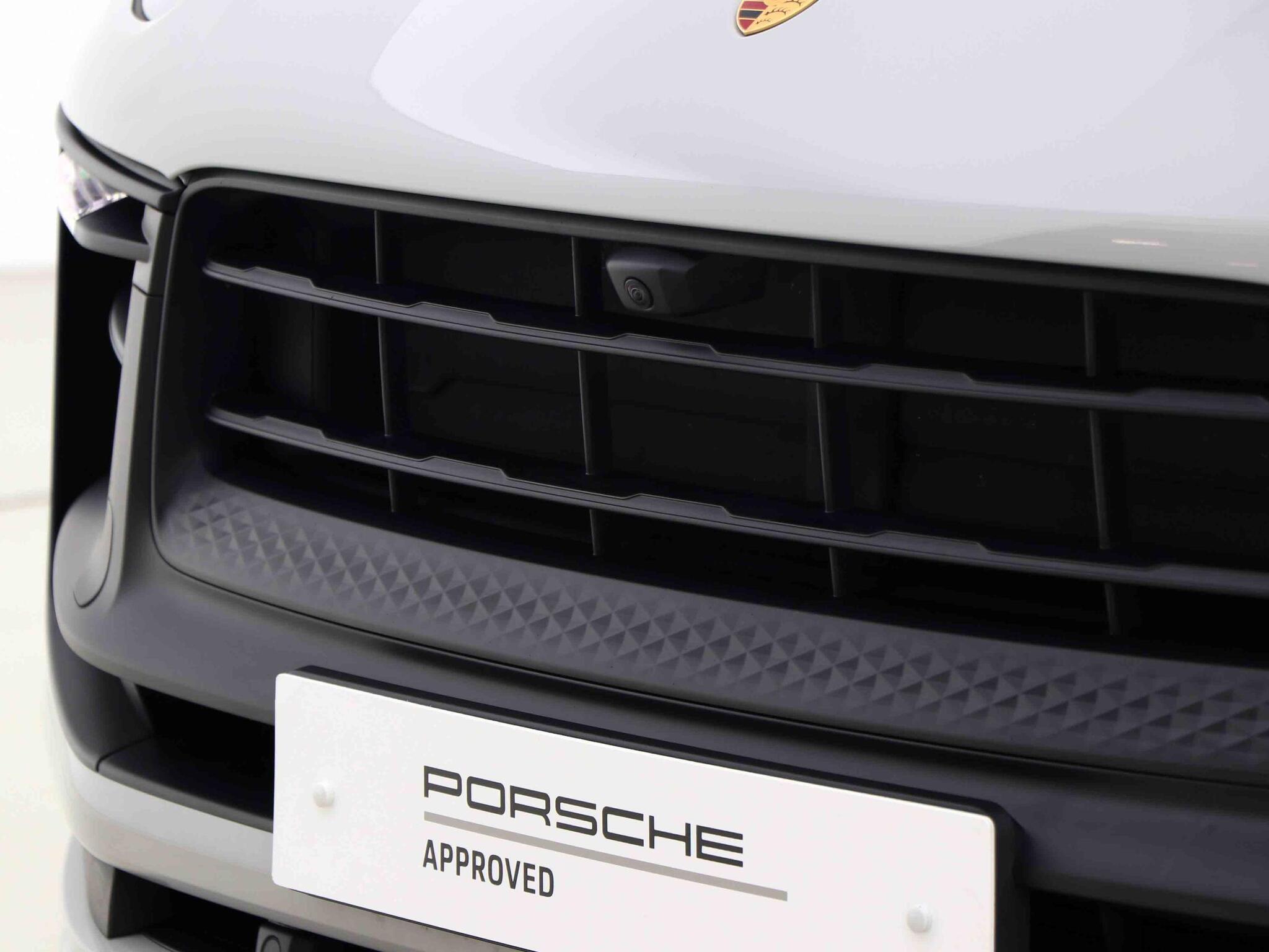 Porsche Macan view 21