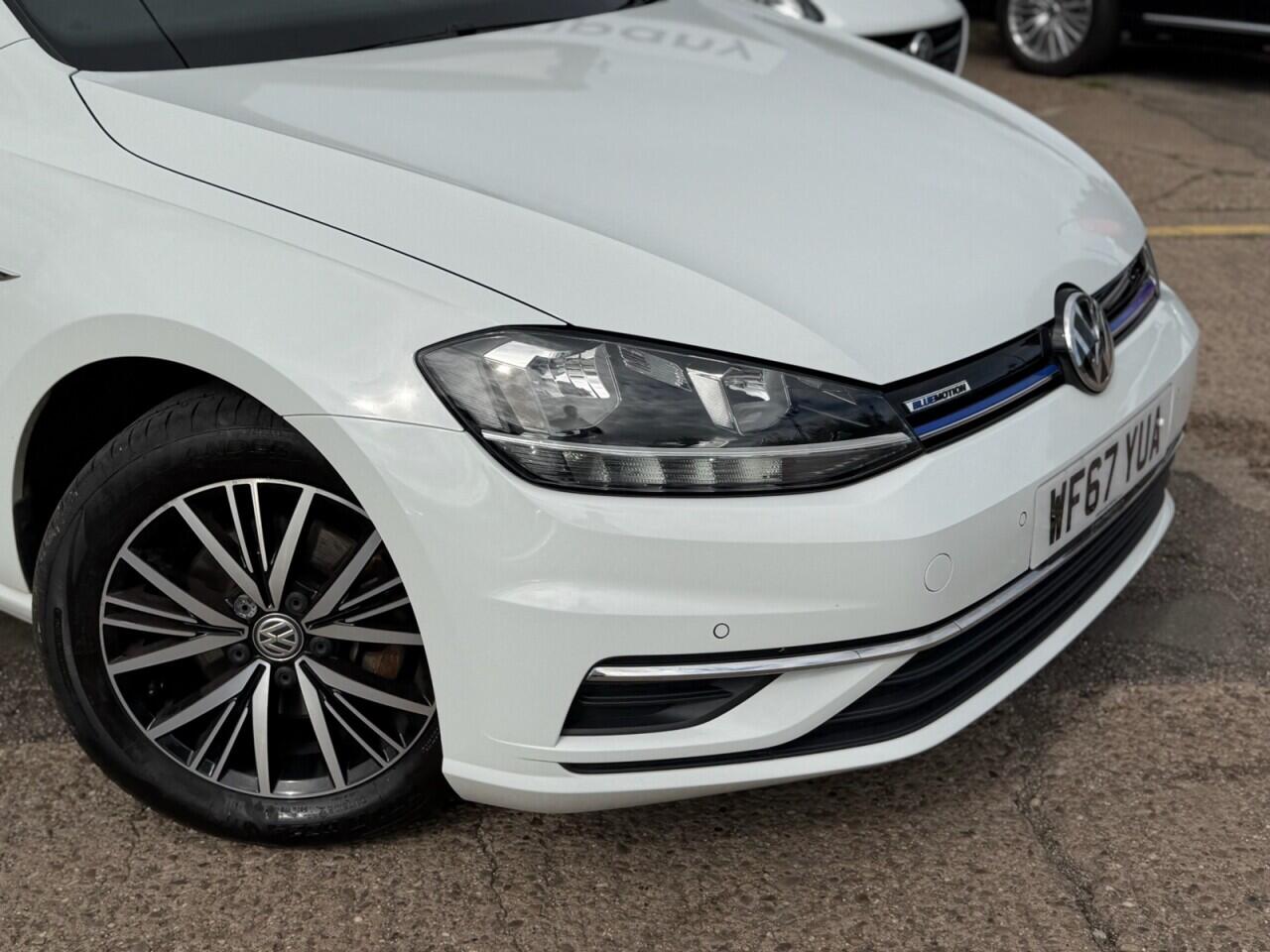 Volkswagen Golf view 20