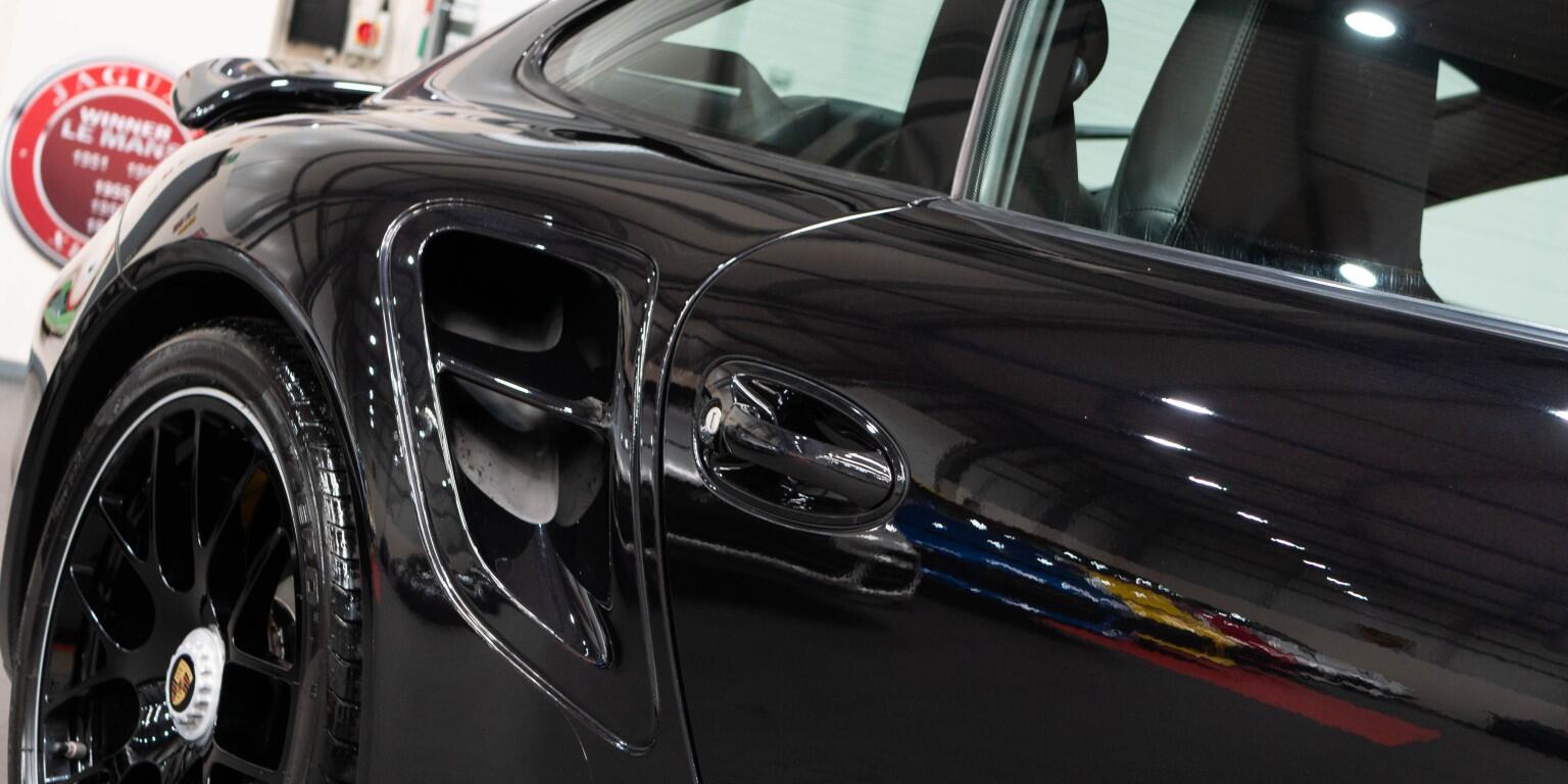 Porsche 911 view 49