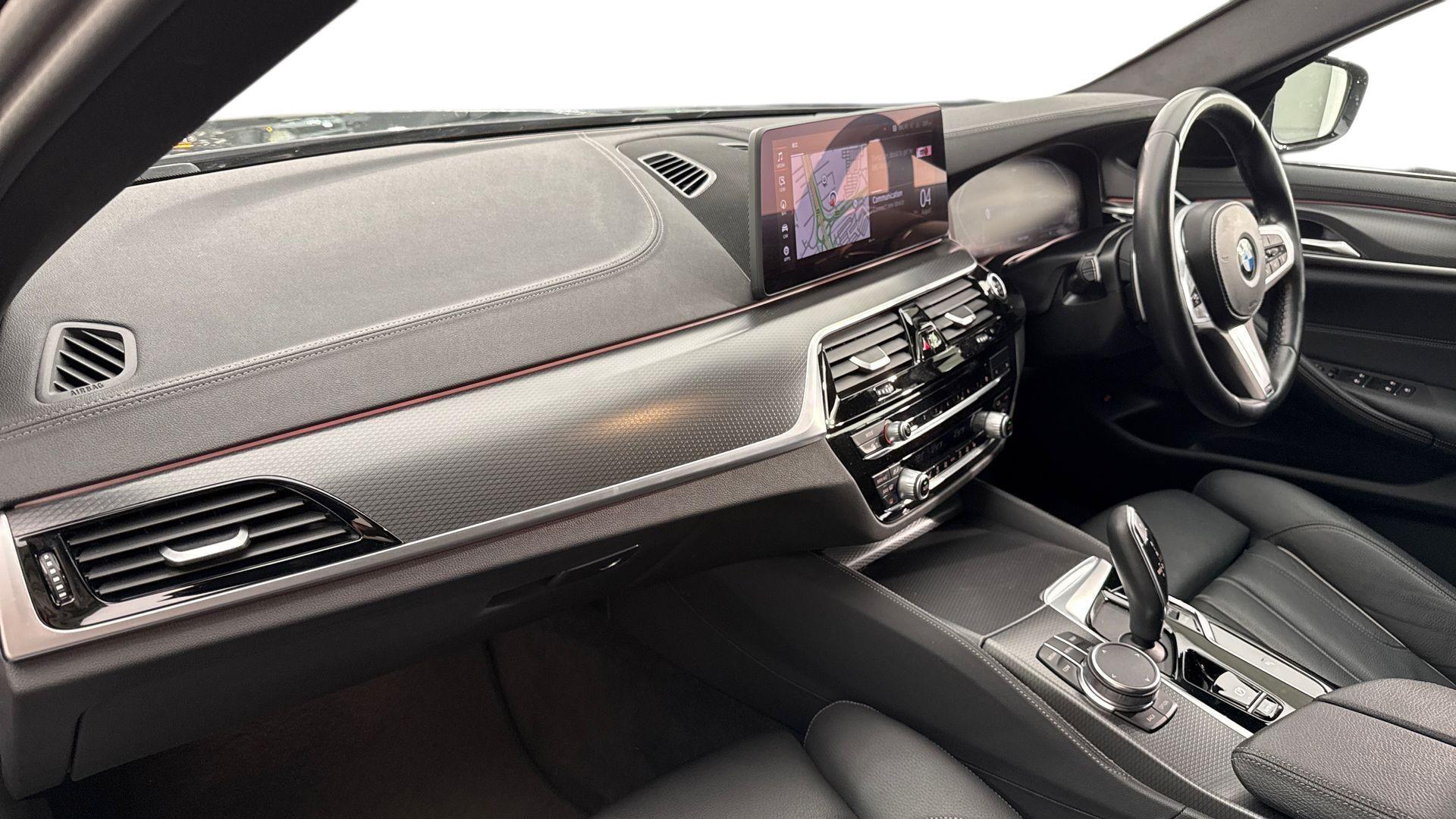 BMW 5 Series view 7