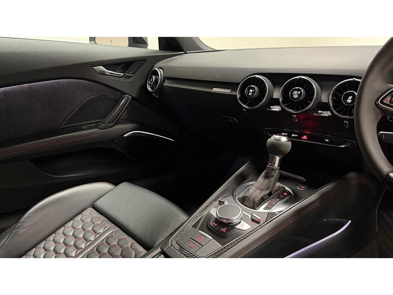 Audi TT RS view 16
