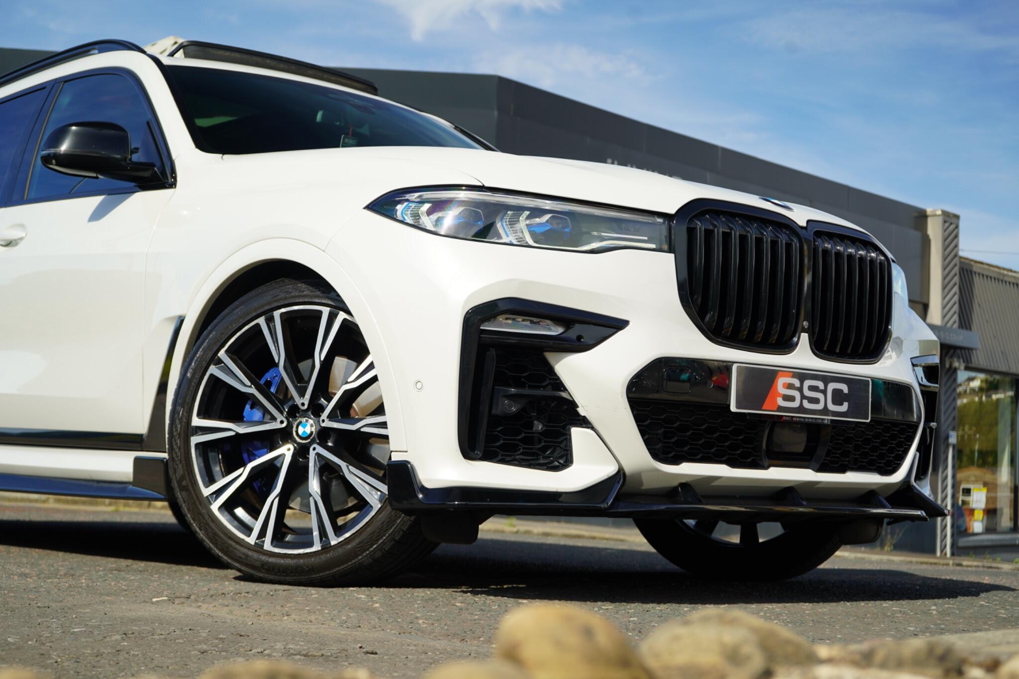 BMW X7 view 33