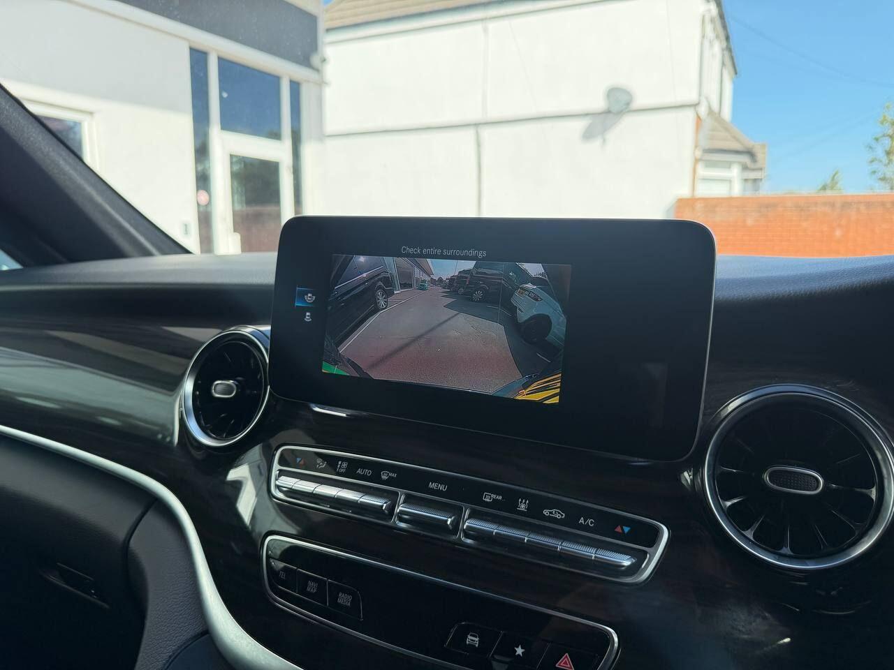 Mercedes-Benz EQV view 36