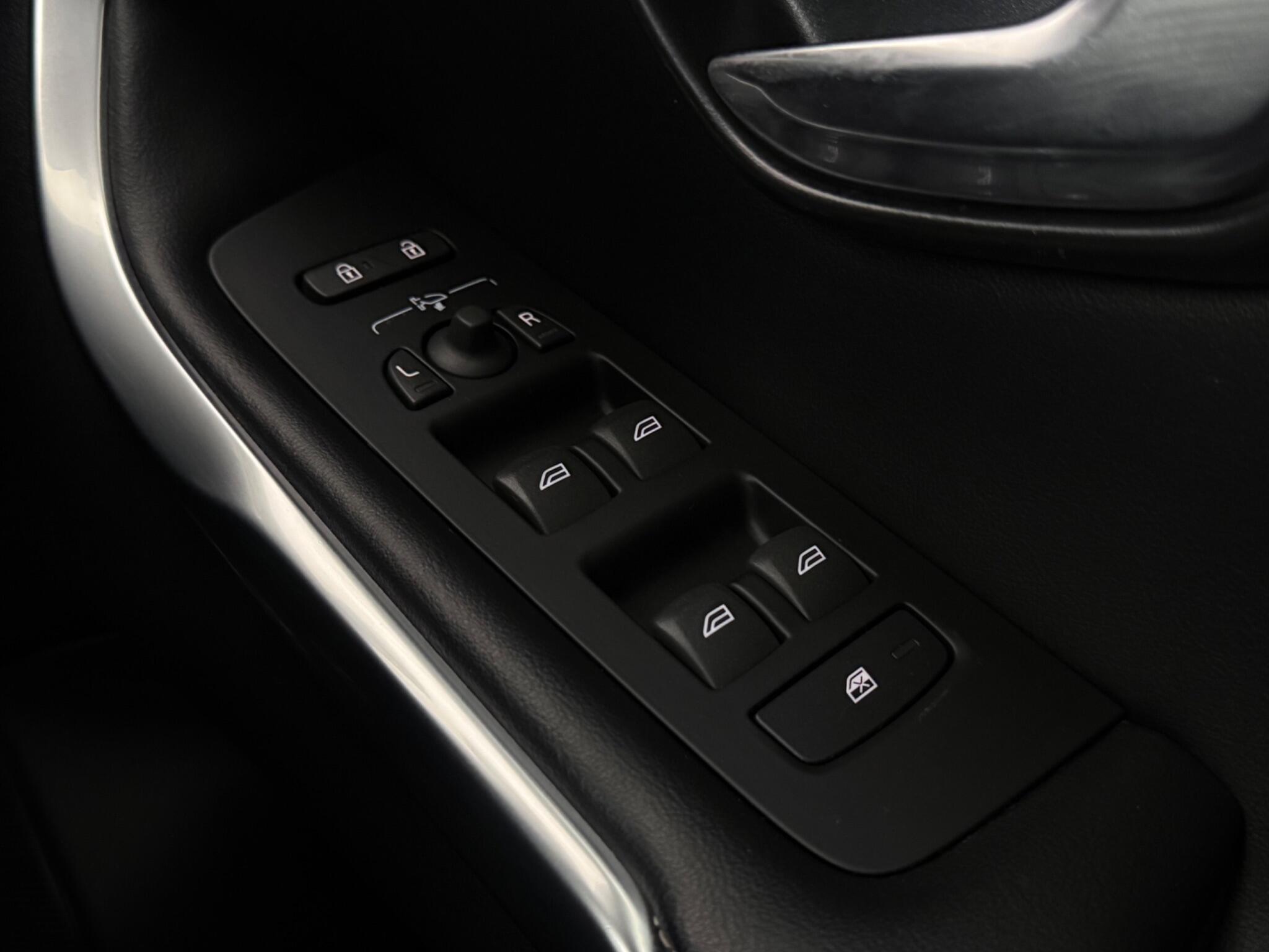 Volvo V40 view 19
