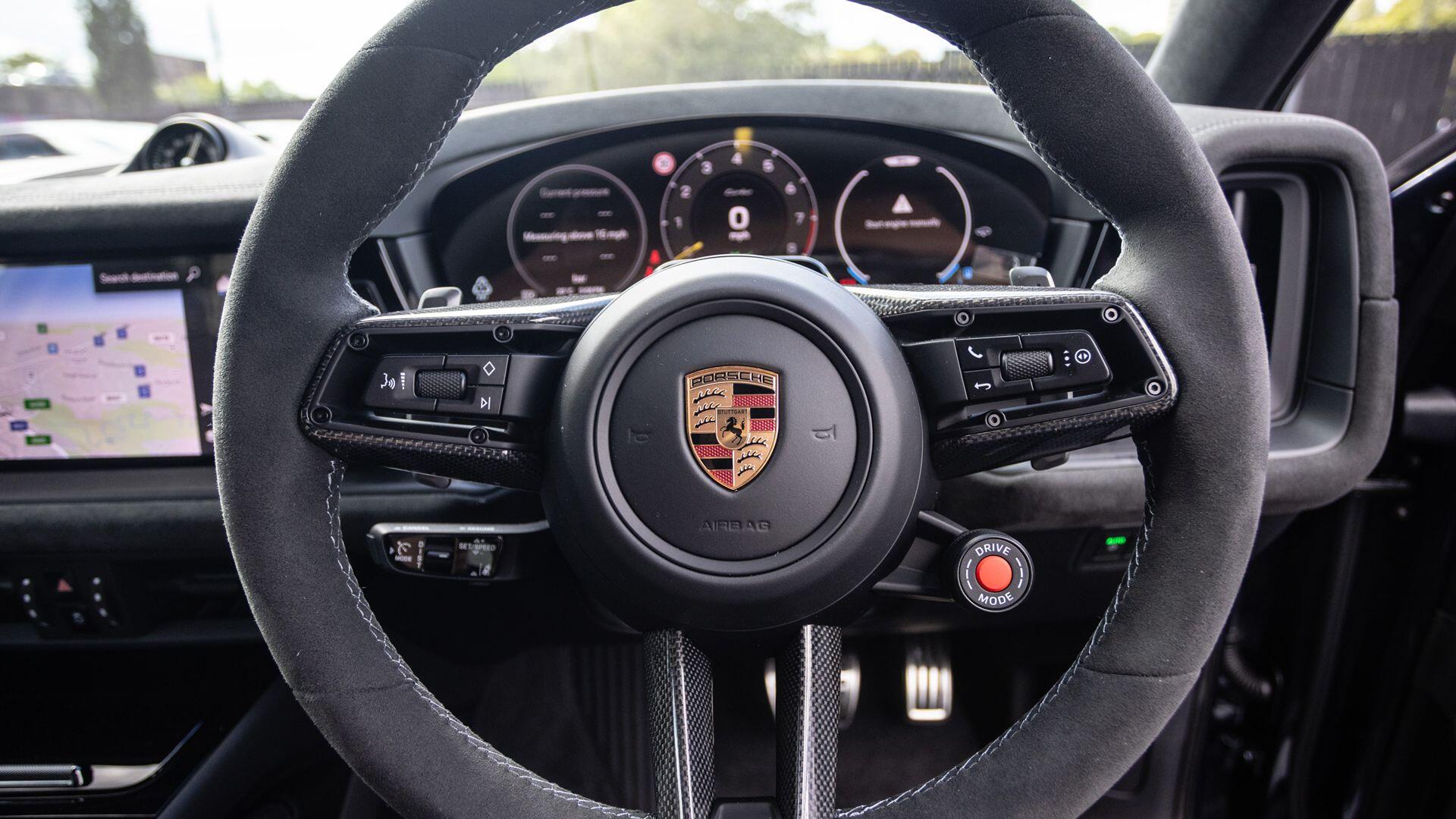 Porsche Cayenne view 31