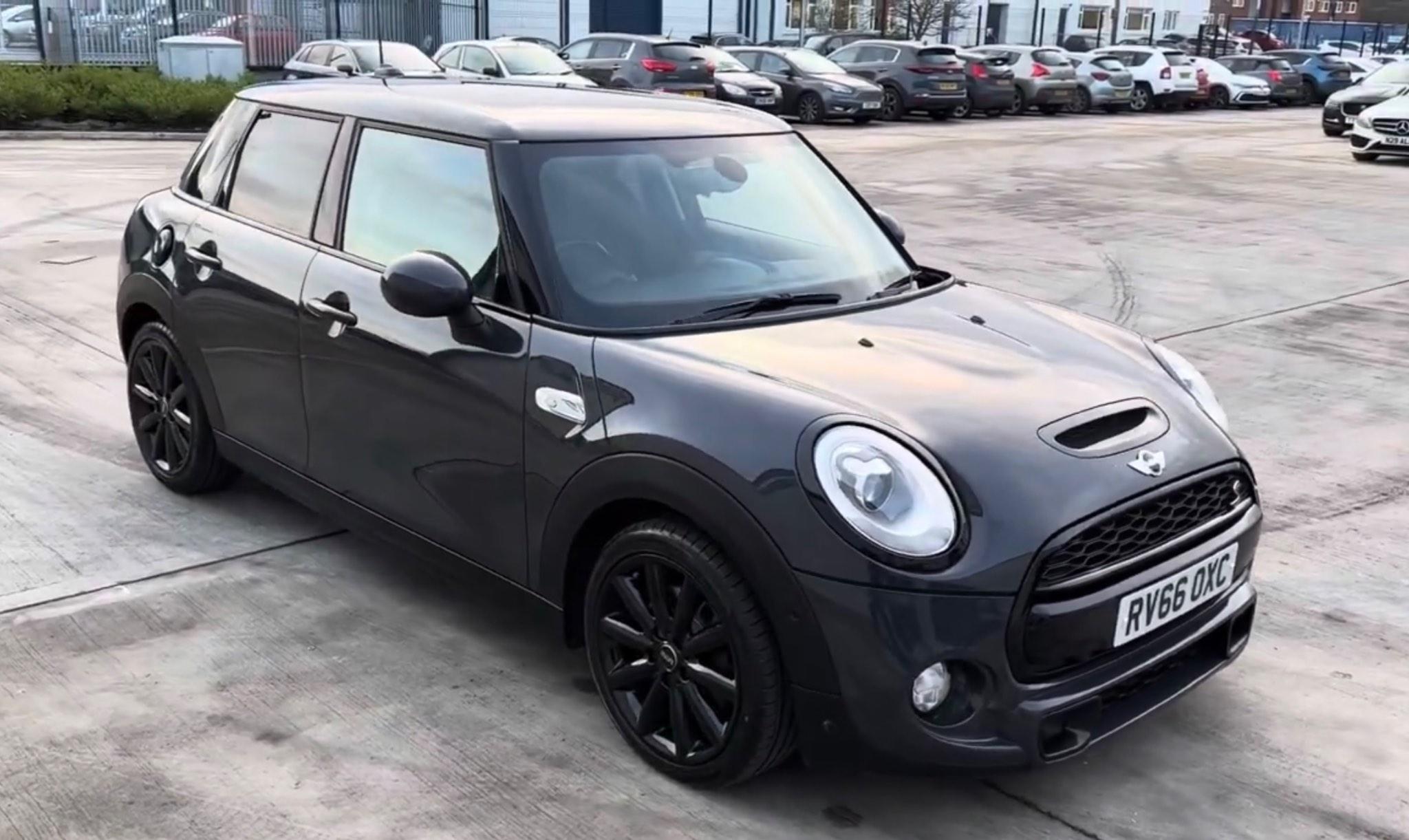 Mini Hatch view 7