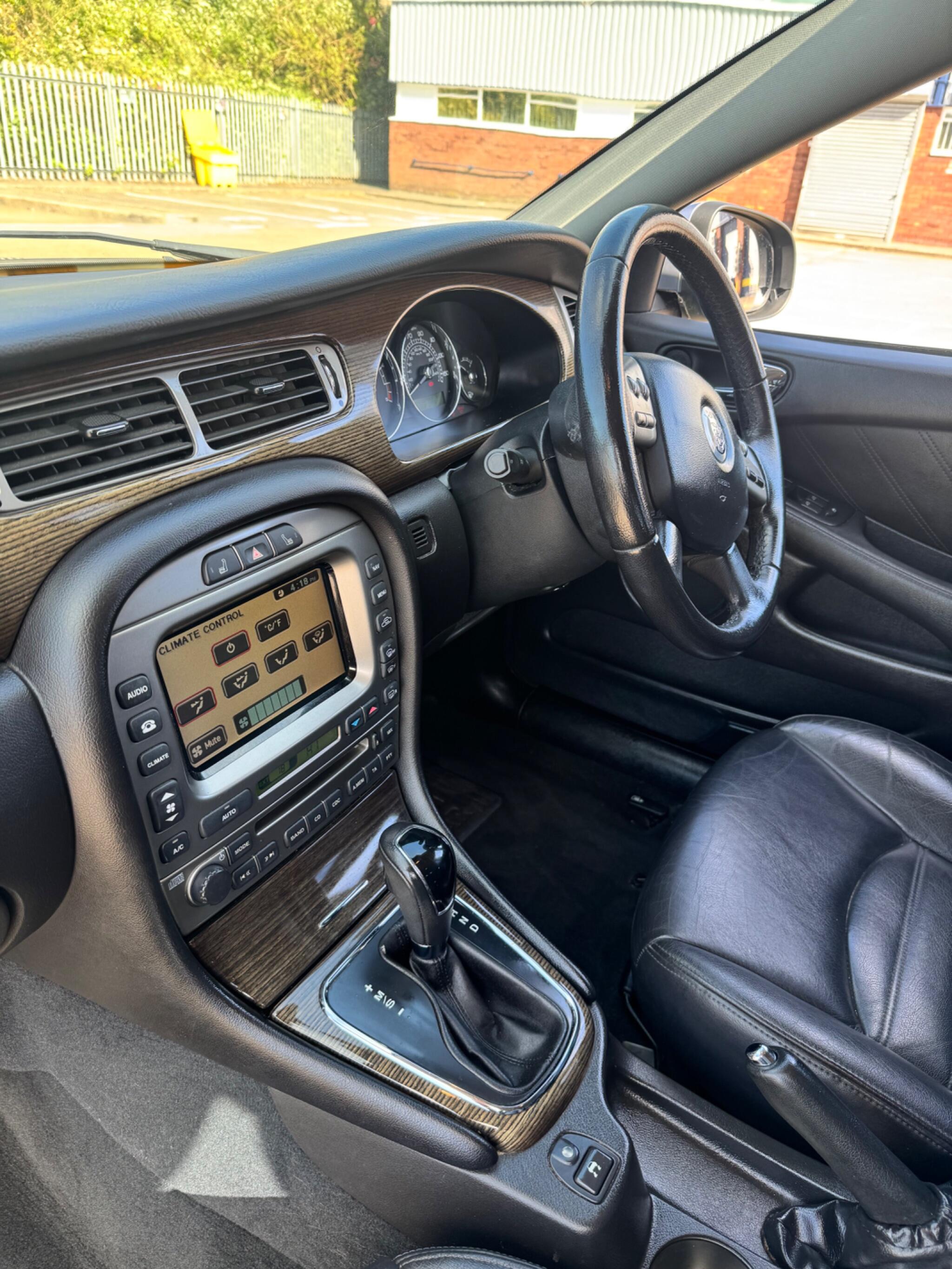 Jaguar X-Type view 21