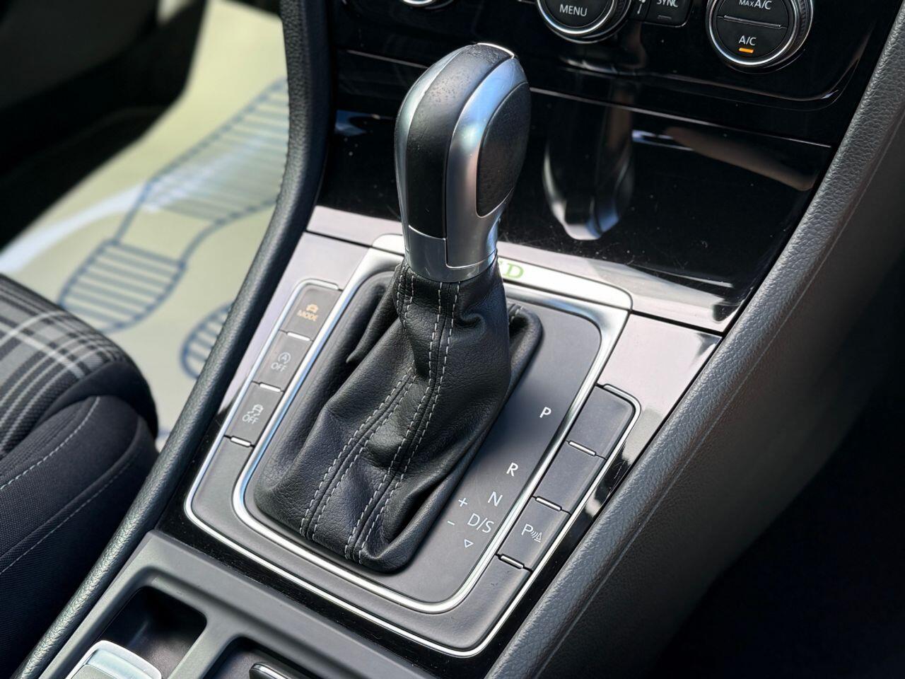 Volkswagen Golf view 32