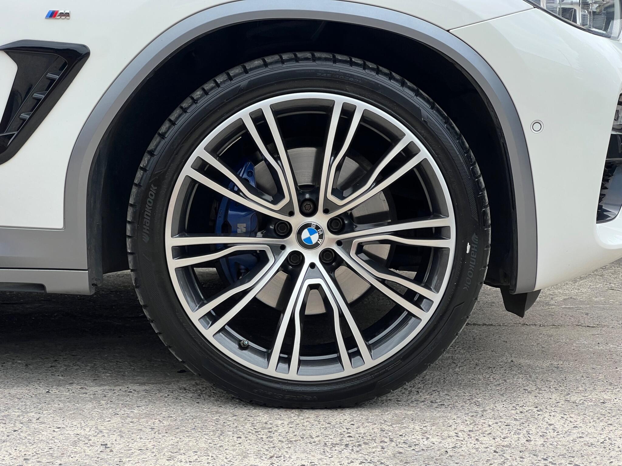 BMW X4 view 9