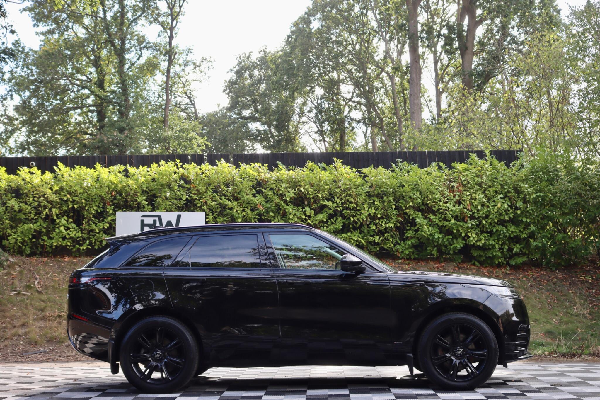Land Rover Range Rover Velar view 2