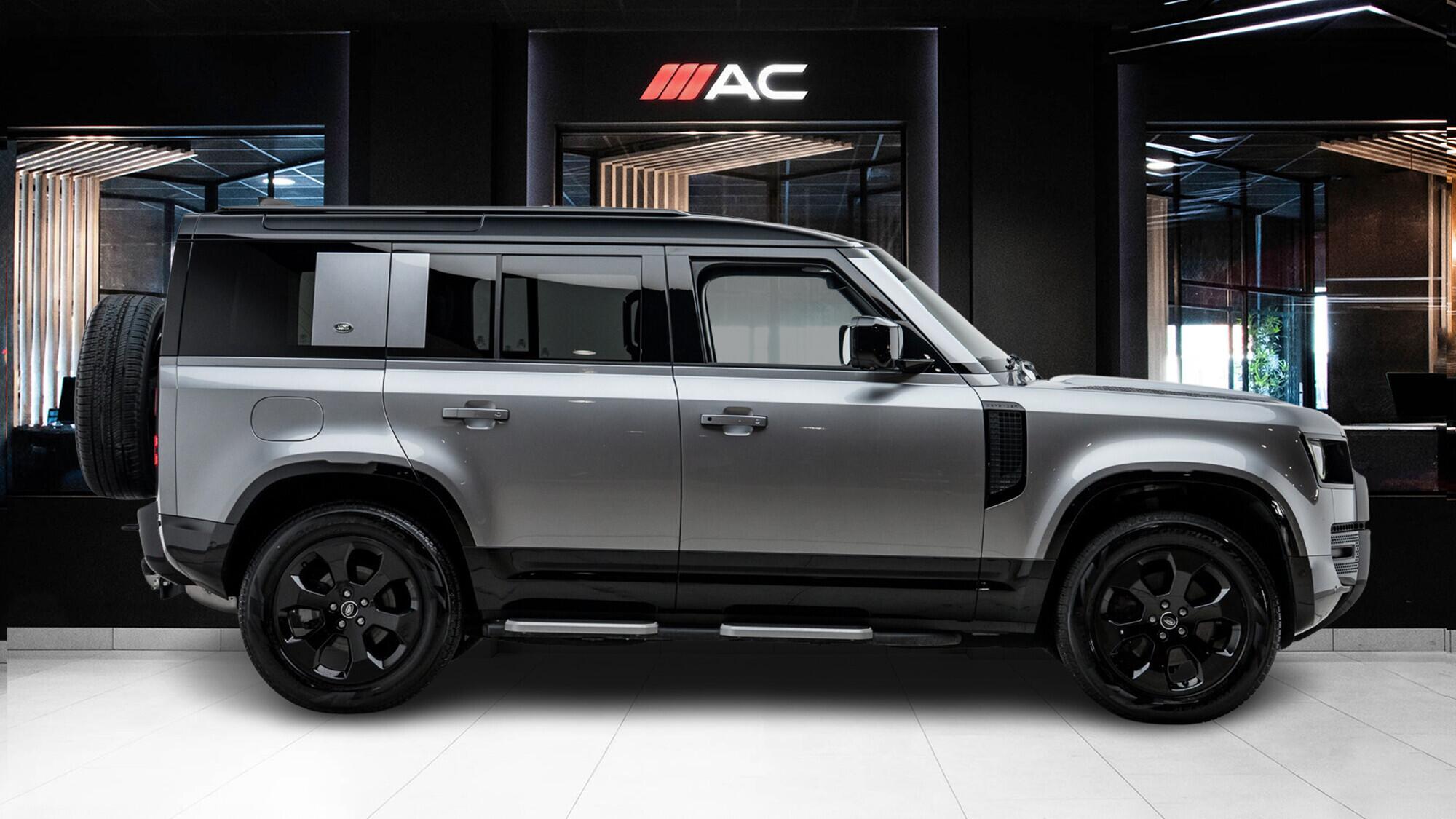 Land Rover Defender view 3