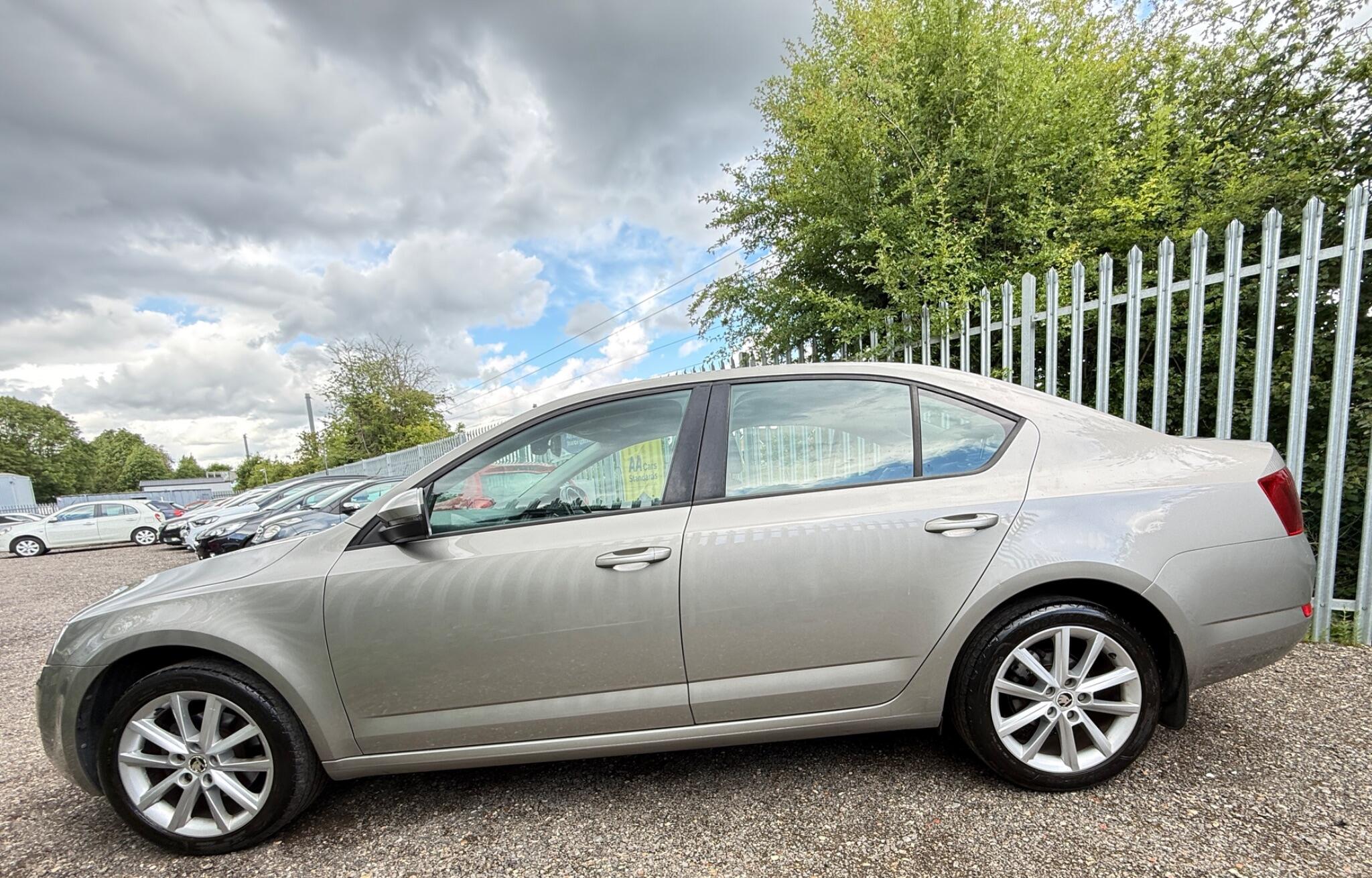 2014 Skoda Octavia image 9