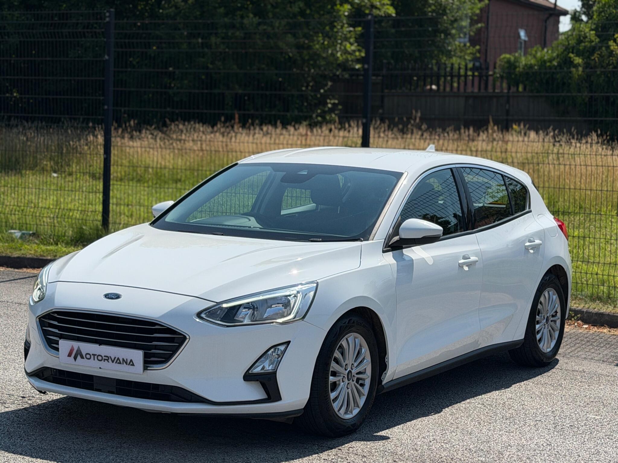 Ford Focus view 3