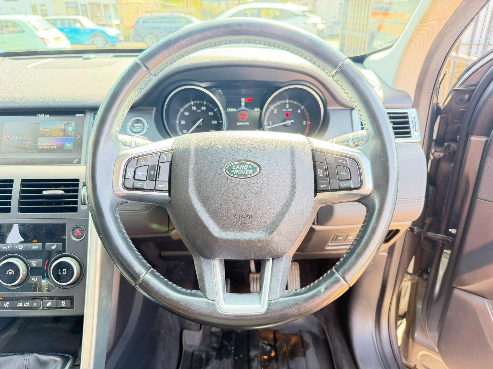 Land Rover Discovery Sport view 24