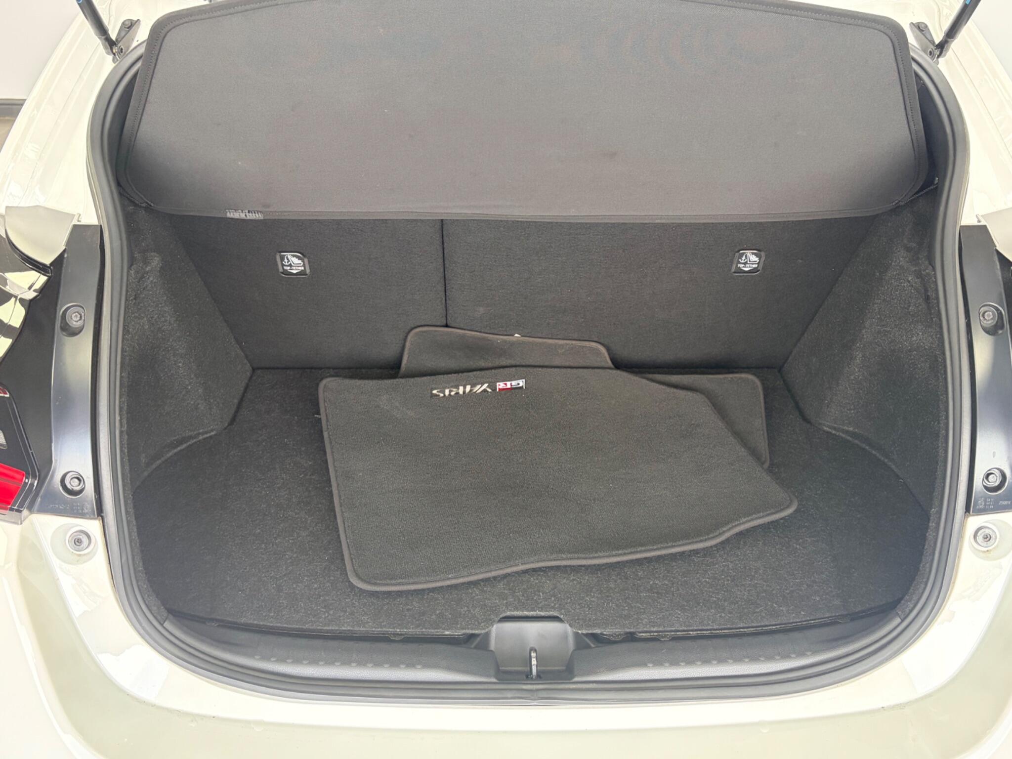 Toyota Yaris view 24