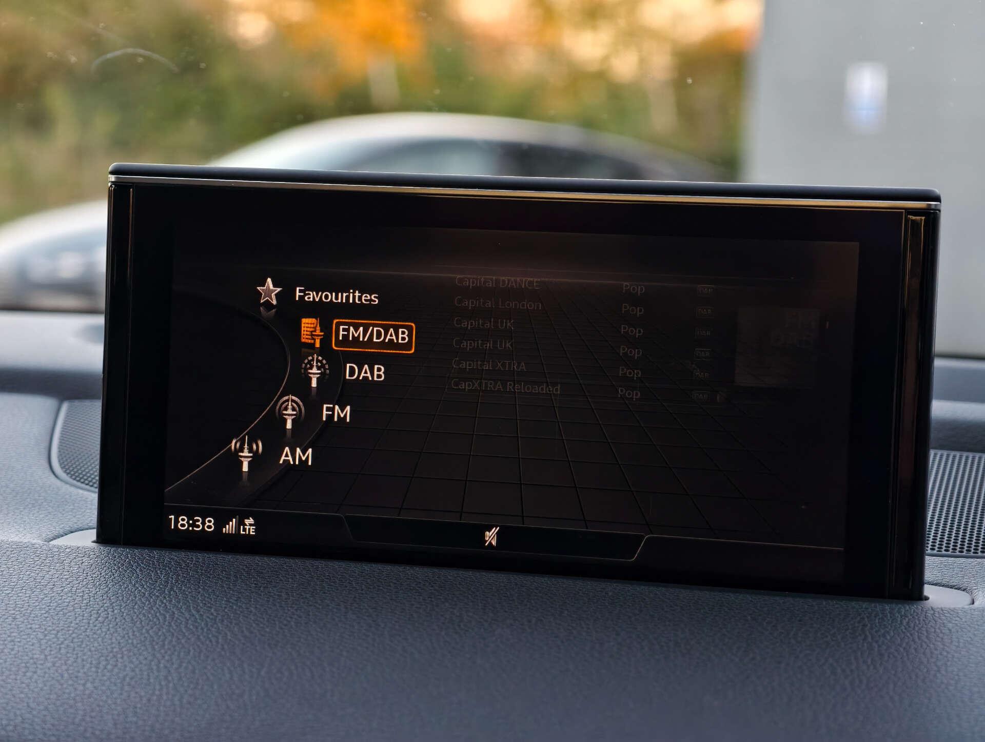 Audi SQ7 view 41