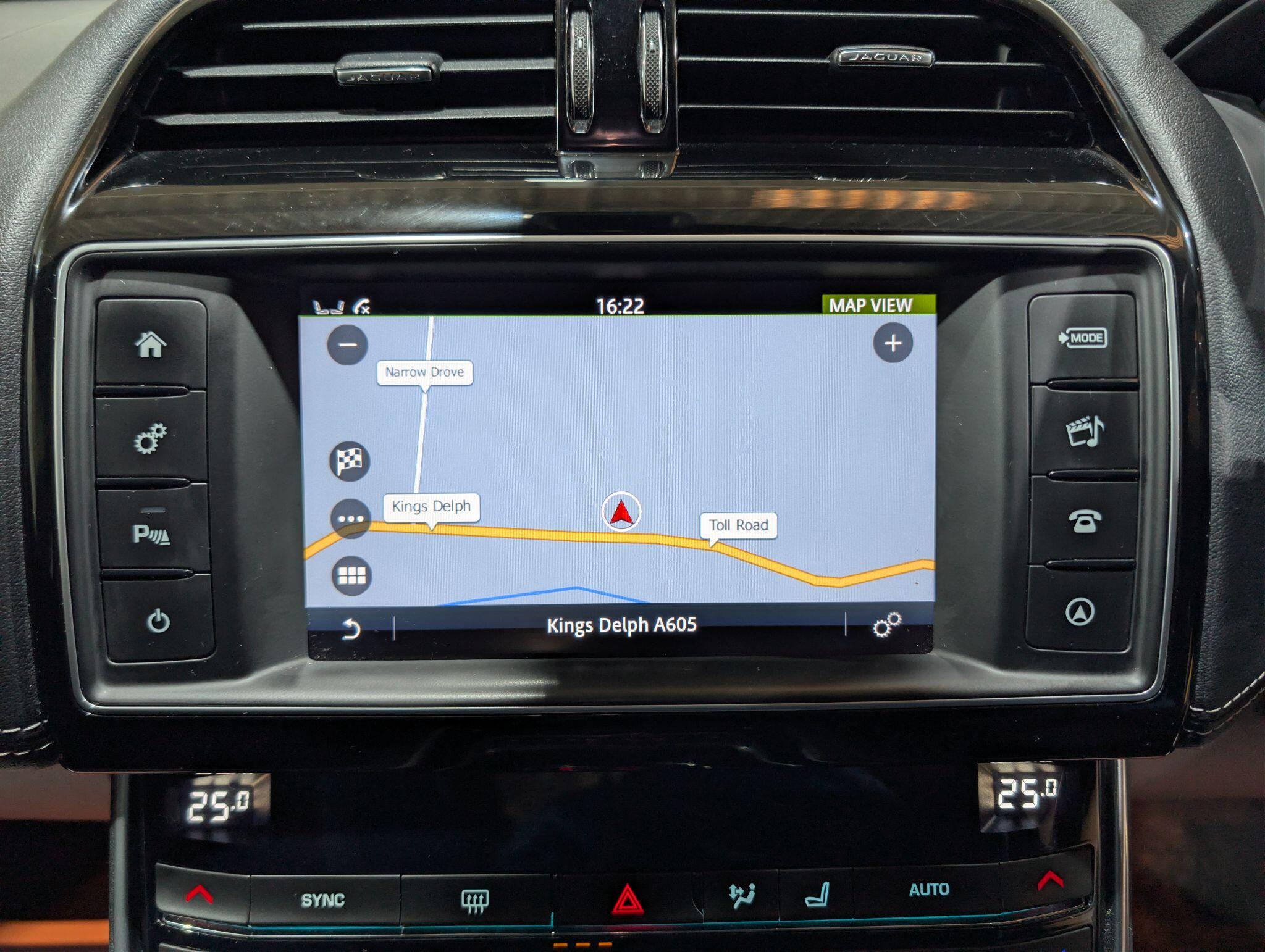 Jaguar Xe view 5